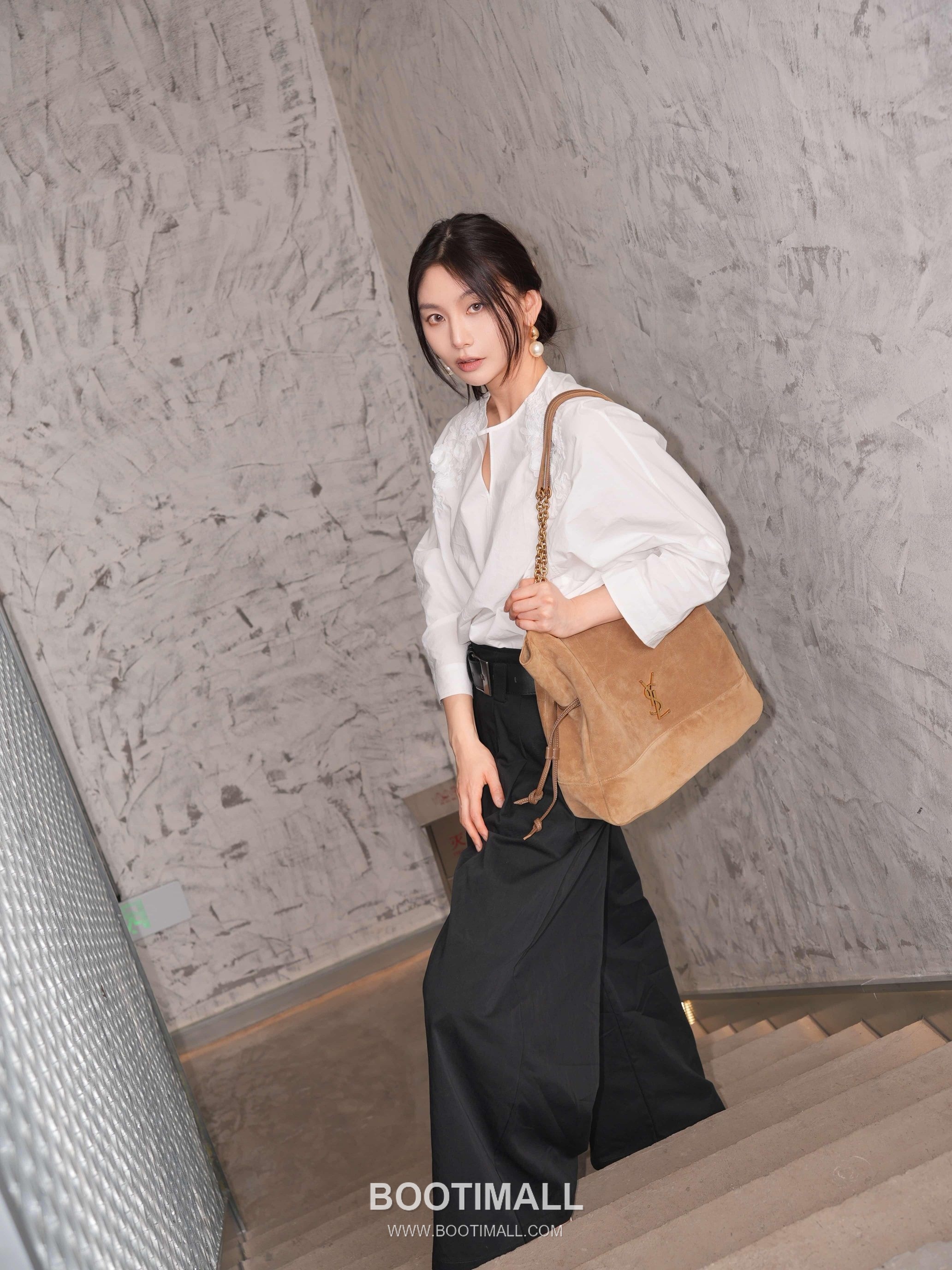 Saint Laurent Jamie 4.3 Pochon Large Suede Leather Brown Shoulder Bag 생로랑 제이미 4.3 포숑 라지 스웨이드 레더 브라운 숄더백 35cm 9