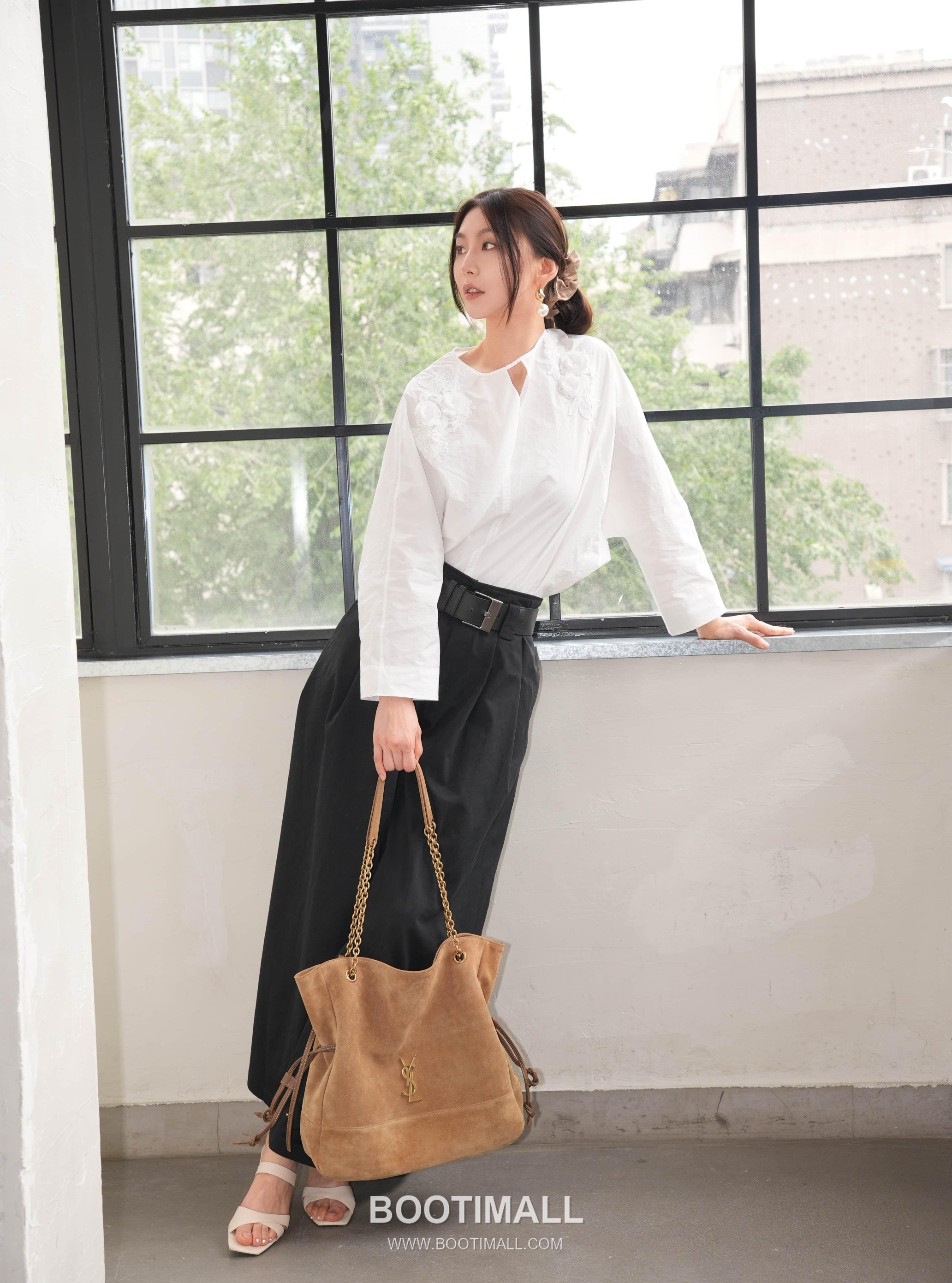 Saint Laurent Jamie 4.3 Pochon Large Suede Leather Brown Shoulder Bag 생로랑 제이미 4.3 포숑 라지 스웨이드 레더 브라운 숄더백 35cm 10