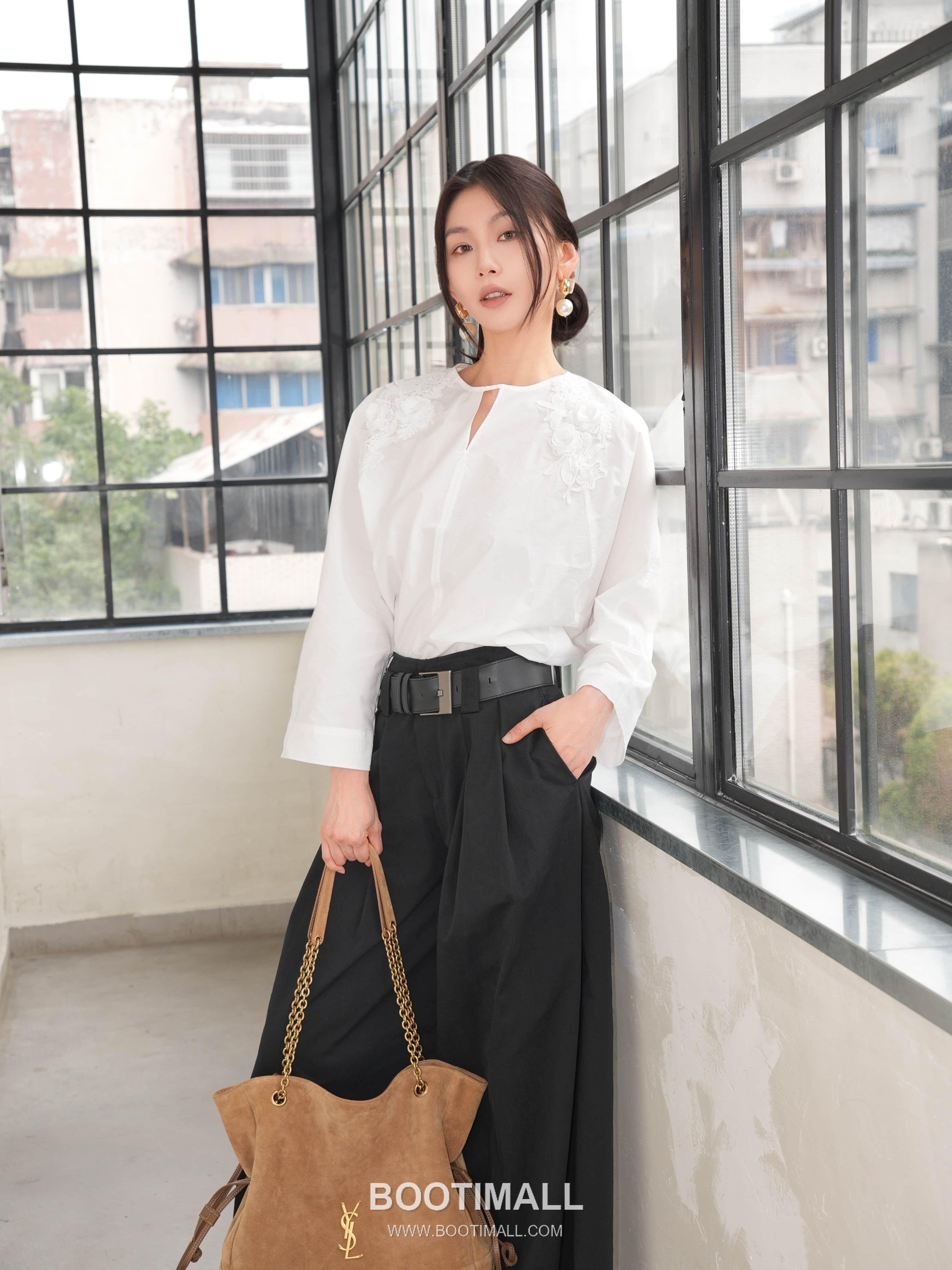 Saint Laurent Jamie 4.3 Pochon Large Suede Leather Brown Shoulder Bag 생로랑 제이미 4.3 포숑 라지 스웨이드 레더 브라운 숄더백 35cm 11