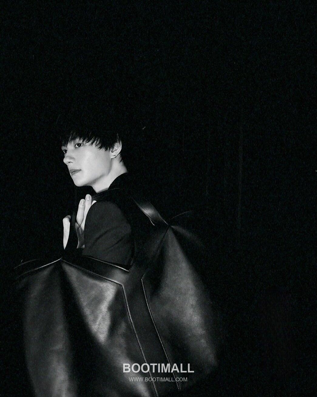 Y Motif Slouchy Shopper Cowhide Leather Bag Y 모티프 슬라우치 쇼퍼 소가죽 60cm 27