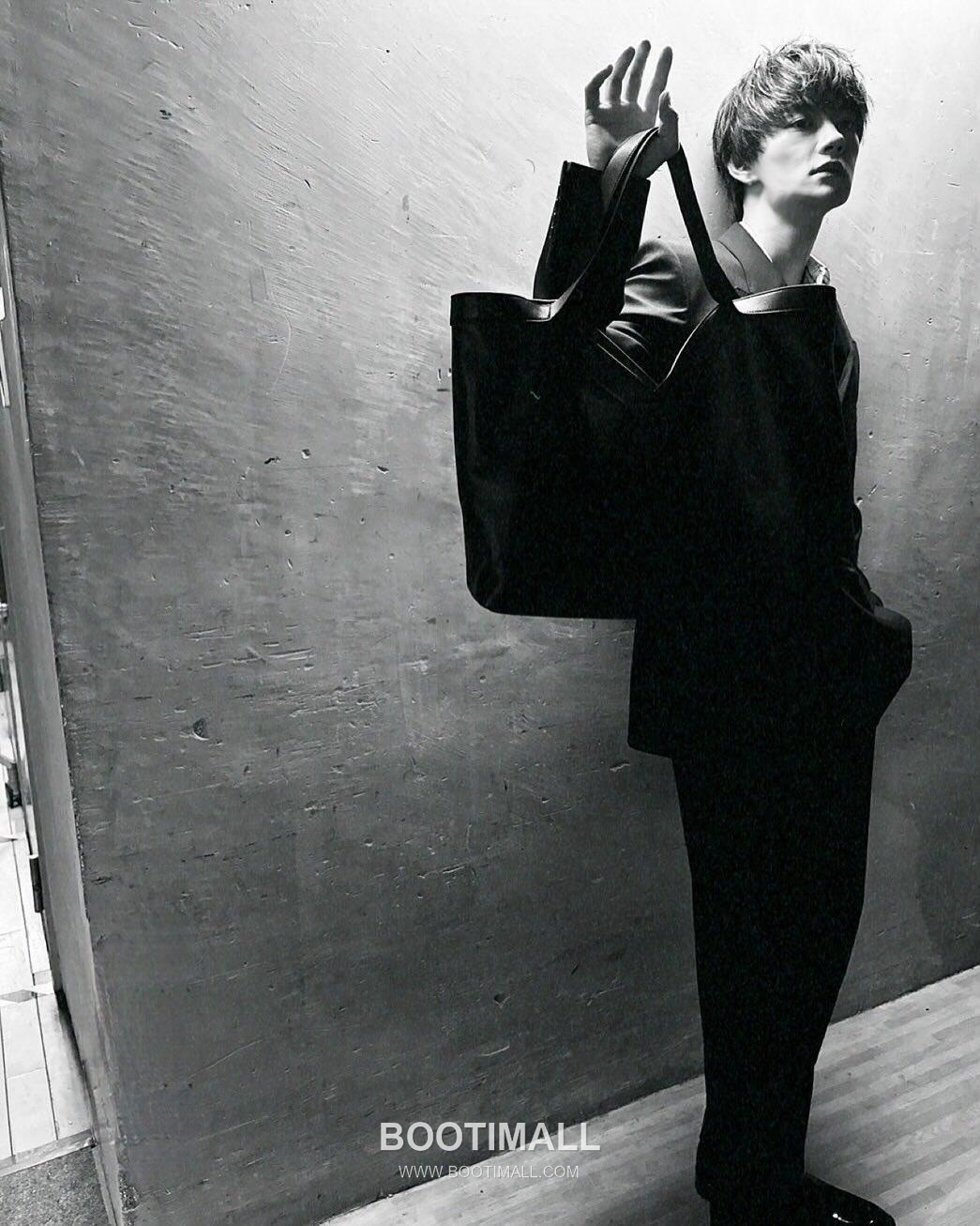 Y Motif Slouchy Shopper Cowhide Leather Bag Y 모티프 슬라우치 쇼퍼 소가죽 60cm 28