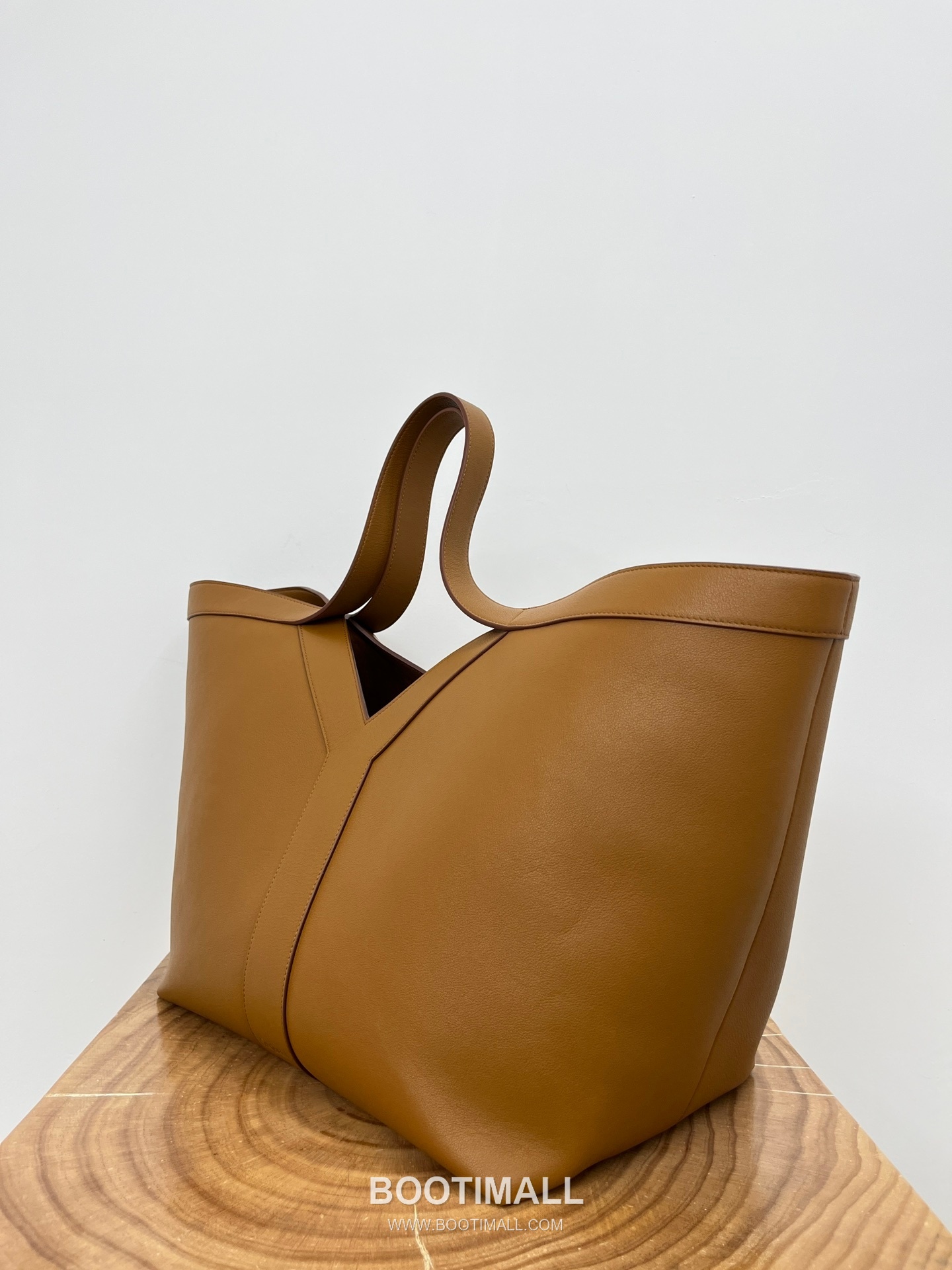 Y Motif Calfskin Shopper Bag Y 모티프 카프스킨 쇼퍼 60cm 11