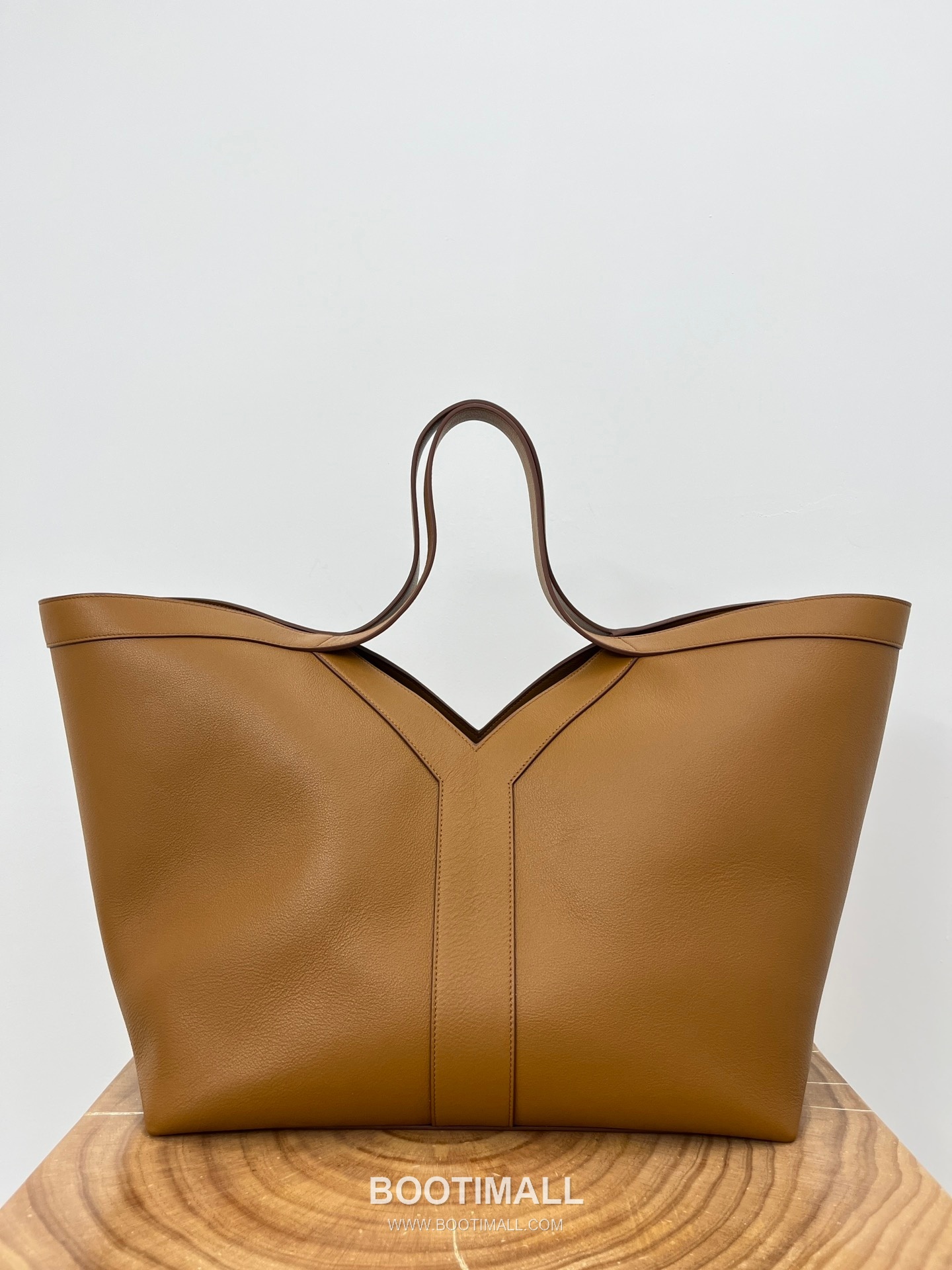 Y Motif Calfskin Shopper Bag Y 모티프 카프스킨 쇼퍼 60cm 17