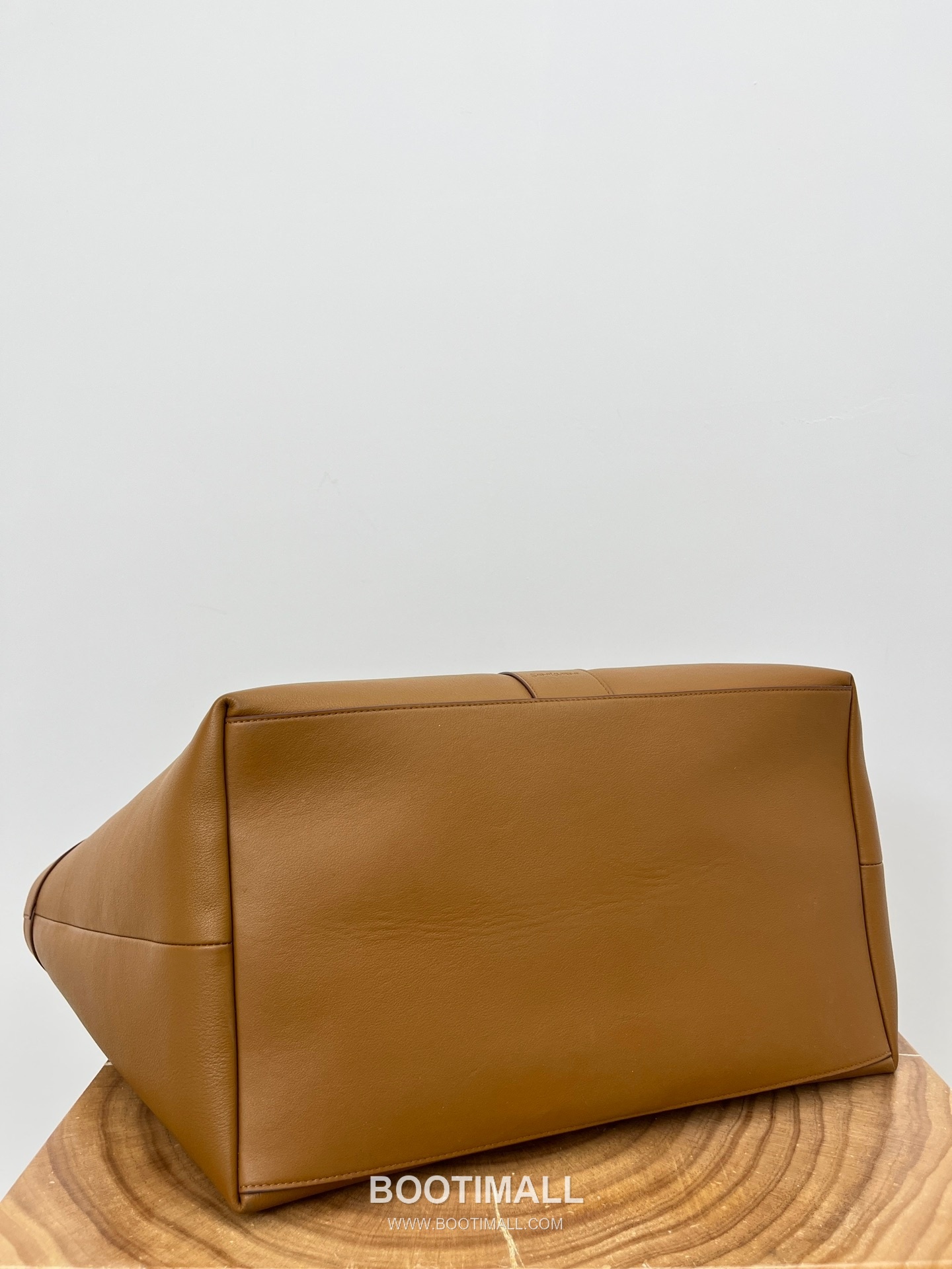 Y Motif Calfskin Shopper Bag Y 모티프 카프스킨 쇼퍼 60cm 18