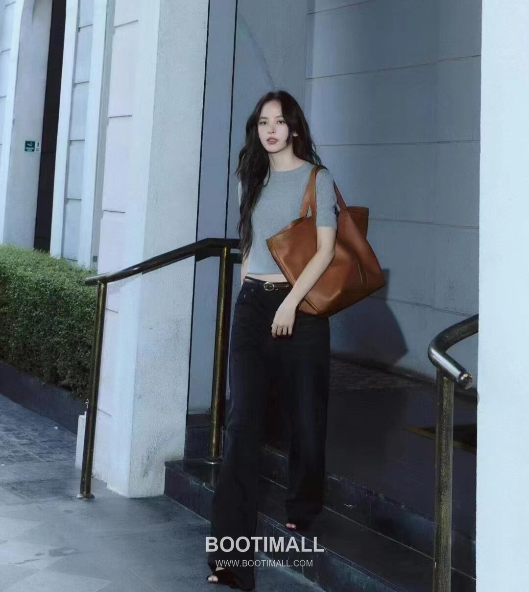 Y Motif Calfskin Shopper Bag Y 모티프 카프스킨 쇼퍼 60cm 21