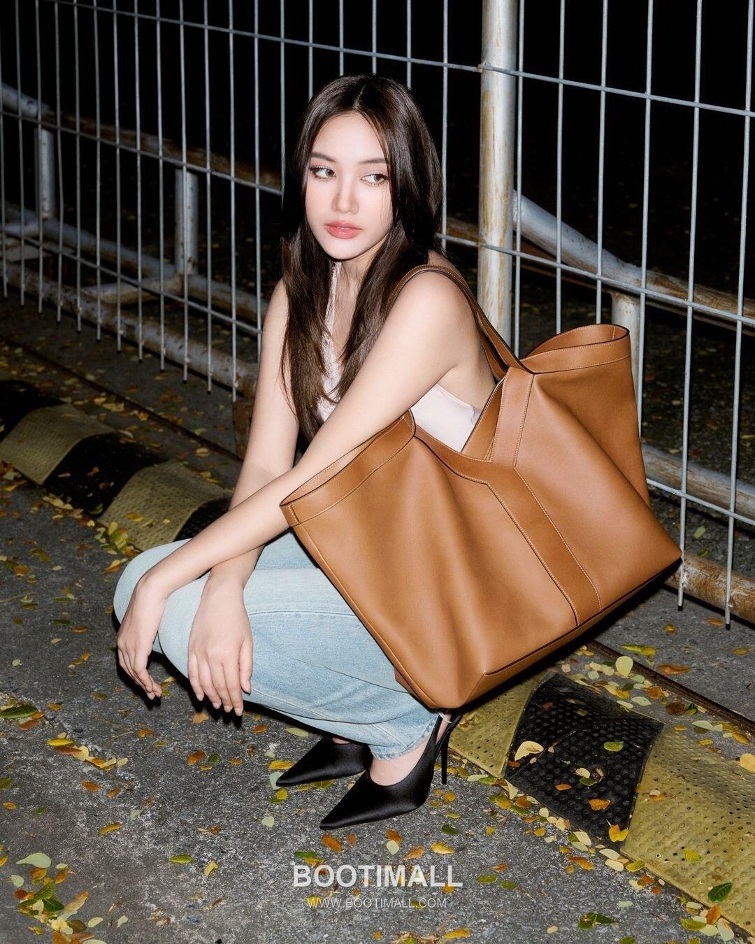 Y Motif Calfskin Shopper Bag Y 모티프 카프스킨 쇼퍼 60cm 22