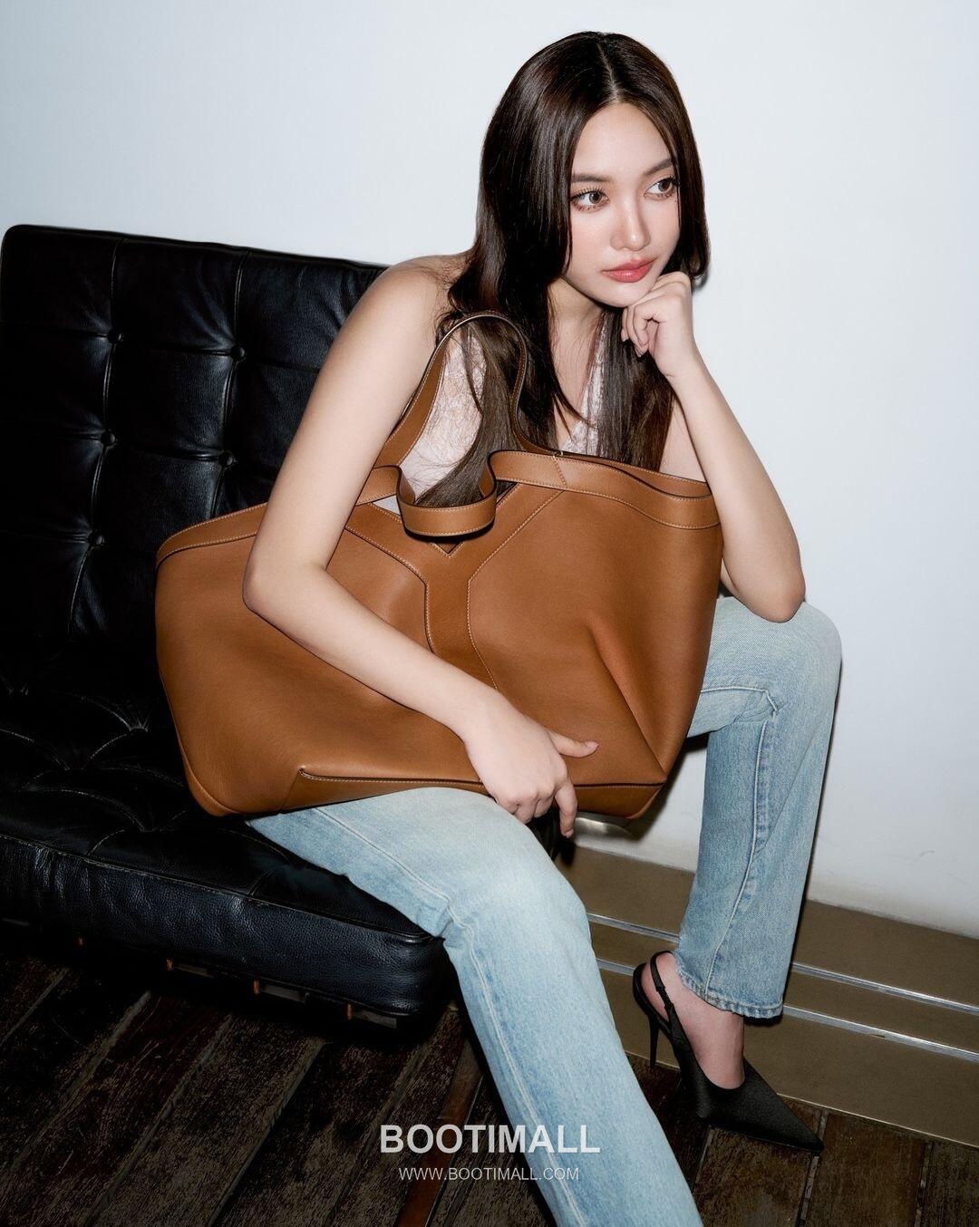 Y Motif Calfskin Shopper Bag Y 모티프 카프스킨 쇼퍼 60cm 23