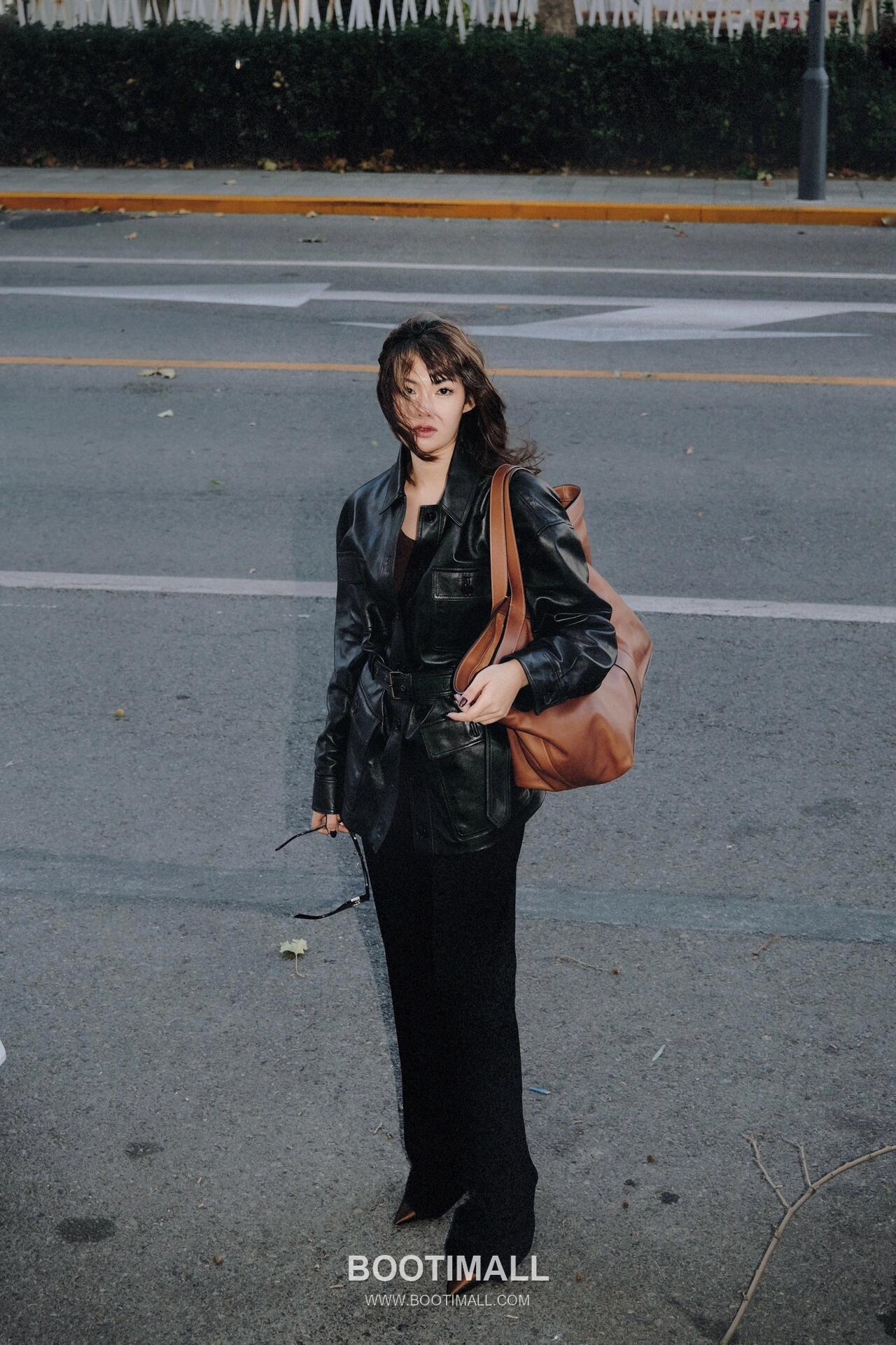 Y Motif Calfskin Shopper Bag Y 모티프 카프스킨 쇼퍼 60cm 26