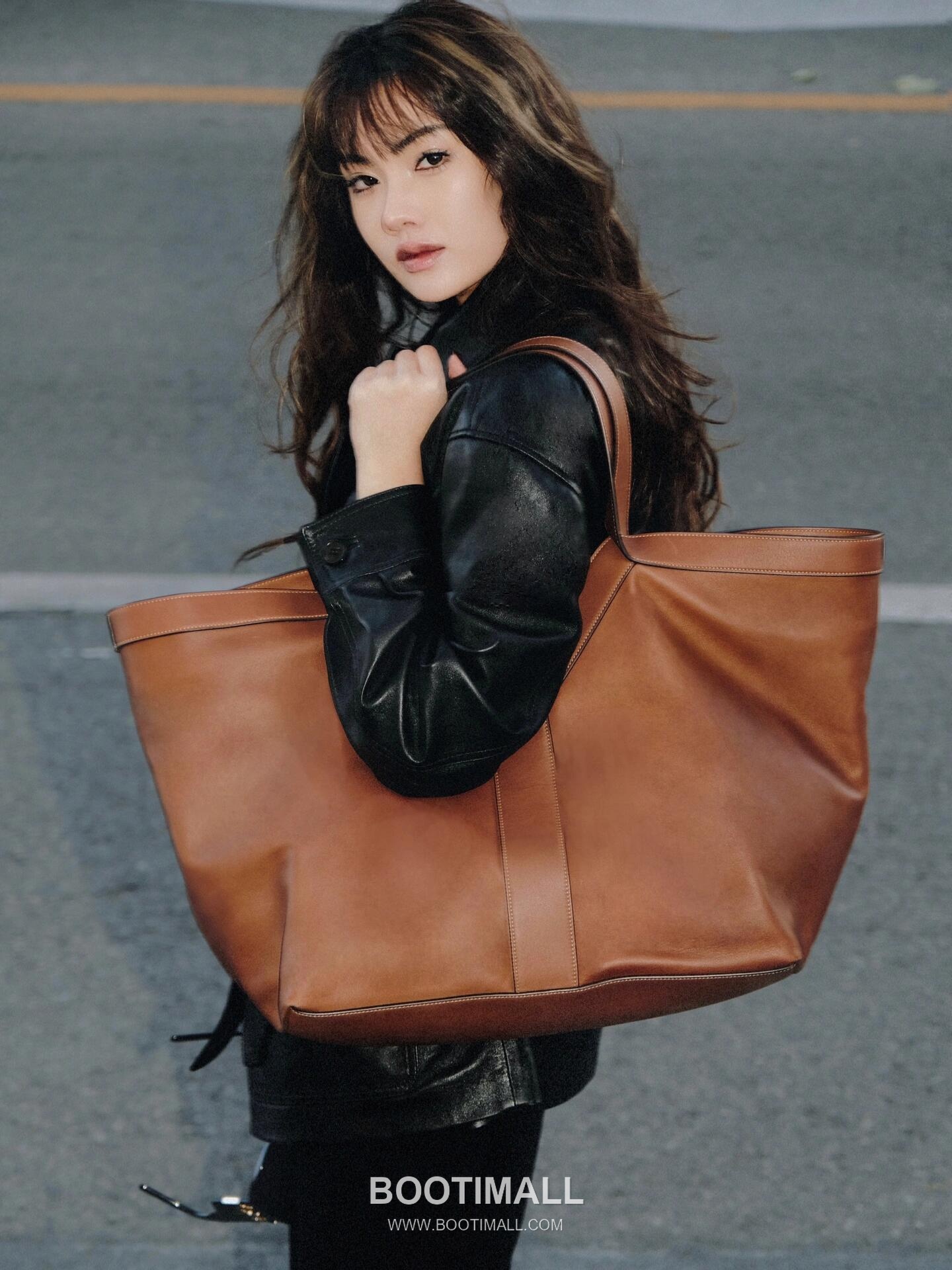 Y Motif Calfskin Shopper Bag Y 모티프 카프스킨 쇼퍼 60cm 27