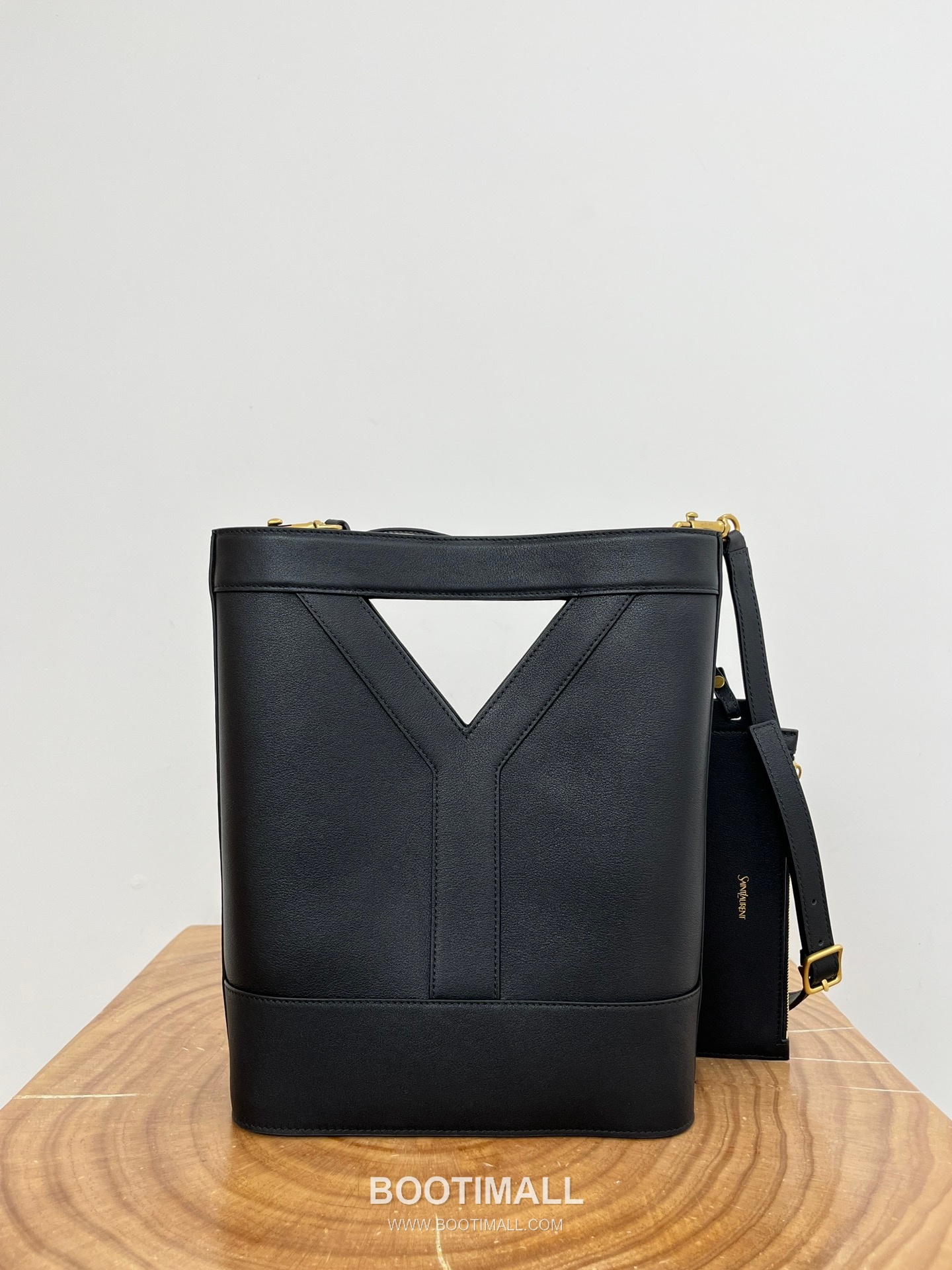Saint Laurent Y Series Y-Embossed Calfskin Black Shoulder Bag 생로랑 Y 시리즈 엠보스드 카프스킨 블랙 숄더백 33cm 8
