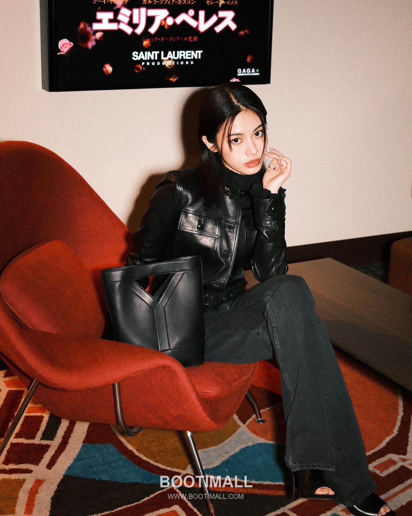 Saint Laurent Y Series Y-Embossed Calfskin Black Shoulder Bag 생로랑 Y 시리즈 엠보스드 카프스킨 블랙 숄더백 33cm 18