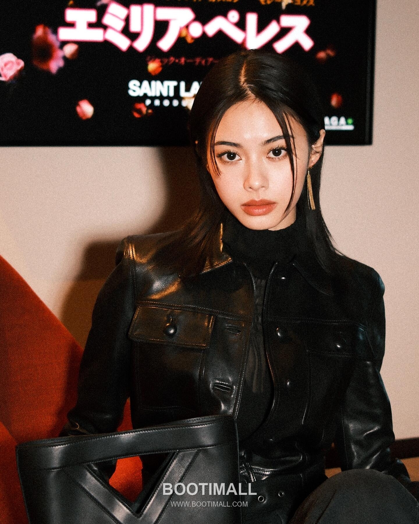 Saint Laurent Y Series Y-Embossed Calfskin Black Shoulder Bag 생로랑 Y 시리즈 엠보스드 카프스킨 블랙 숄더백 33cm 21