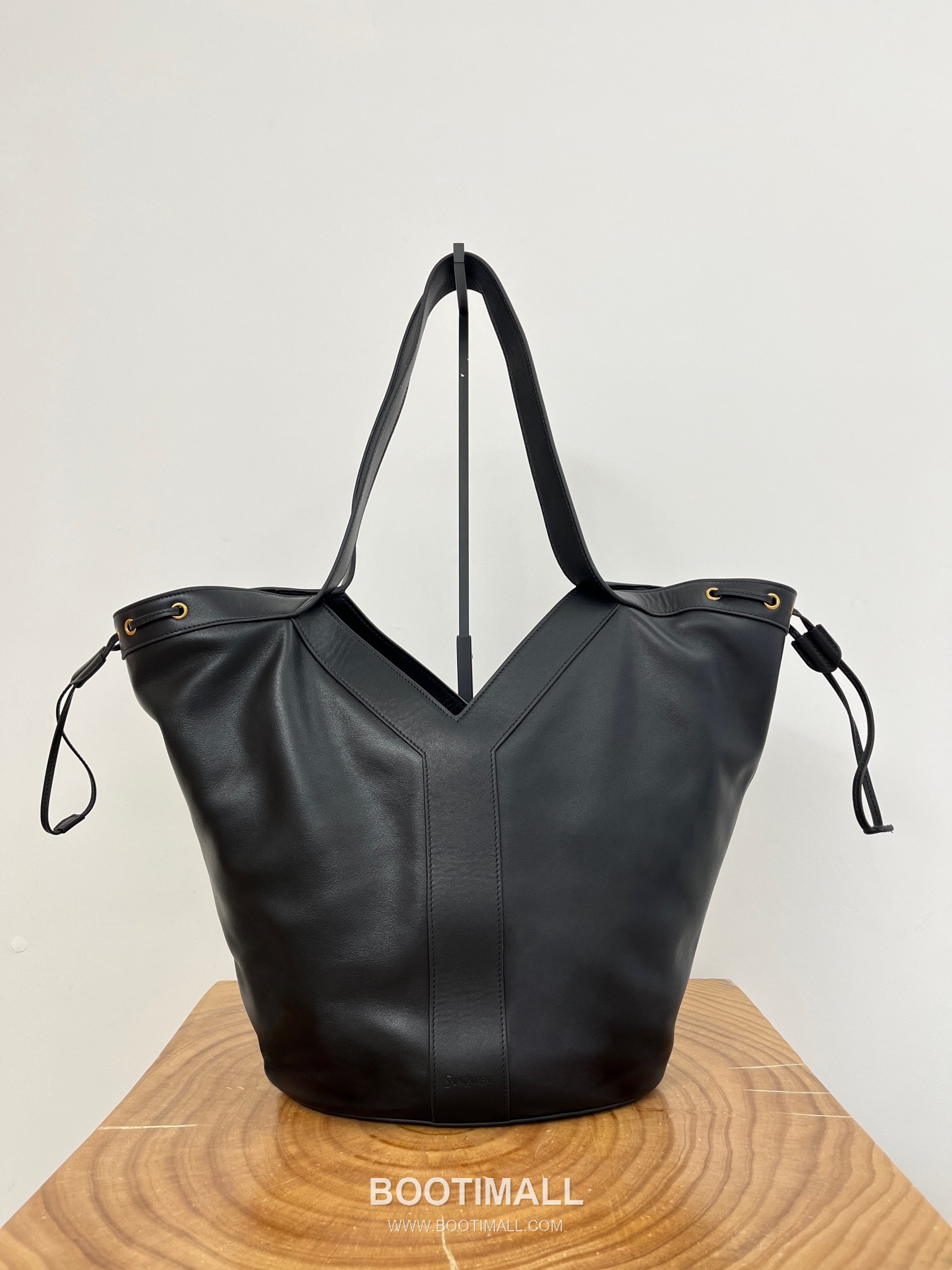Saint Laurent Large Hobo Y-Stitch Drawstring Grained Leather Tote Bag 생로랑 라지 호보 Y 스티치 드로우스트링 그레인드 레더 토트백 50cm 8