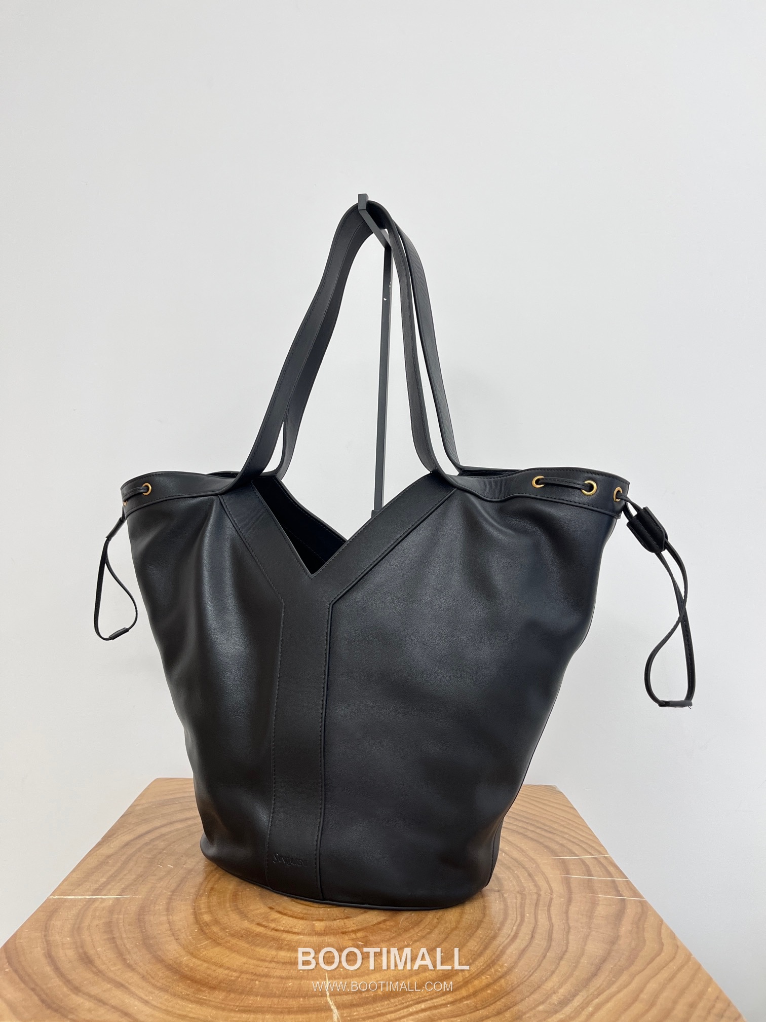 Saint Laurent Large Hobo Y-Stitch Drawstring Grained Leather Tote Bag 생로랑 라지 호보 Y 스티치 드로우스트링 그레인드 레더 토트백 50cm 9