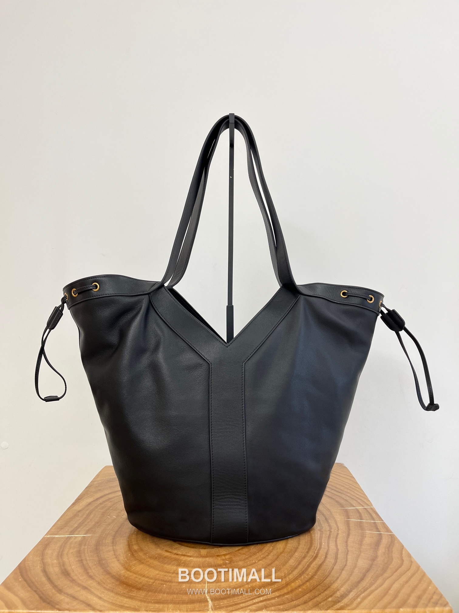 Saint Laurent Large Hobo Y-Stitch Drawstring Grained Leather Tote Bag 생로랑 라지 호보 Y 스티치 드로우스트링 그레인드 레더 토트백 50cm 16