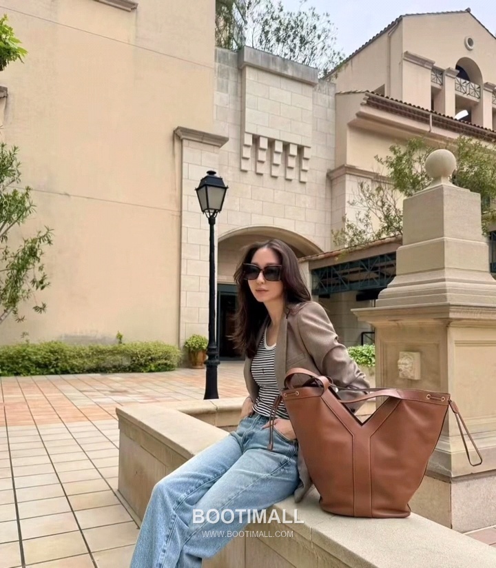 Saint Laurent Large Hobo Y-Stitch Drawstring Grained Leather Tote Bag 생로랑 라지 호보 Y 스티치 드로우스트링 그레인드 레더 토트백 50cm 3