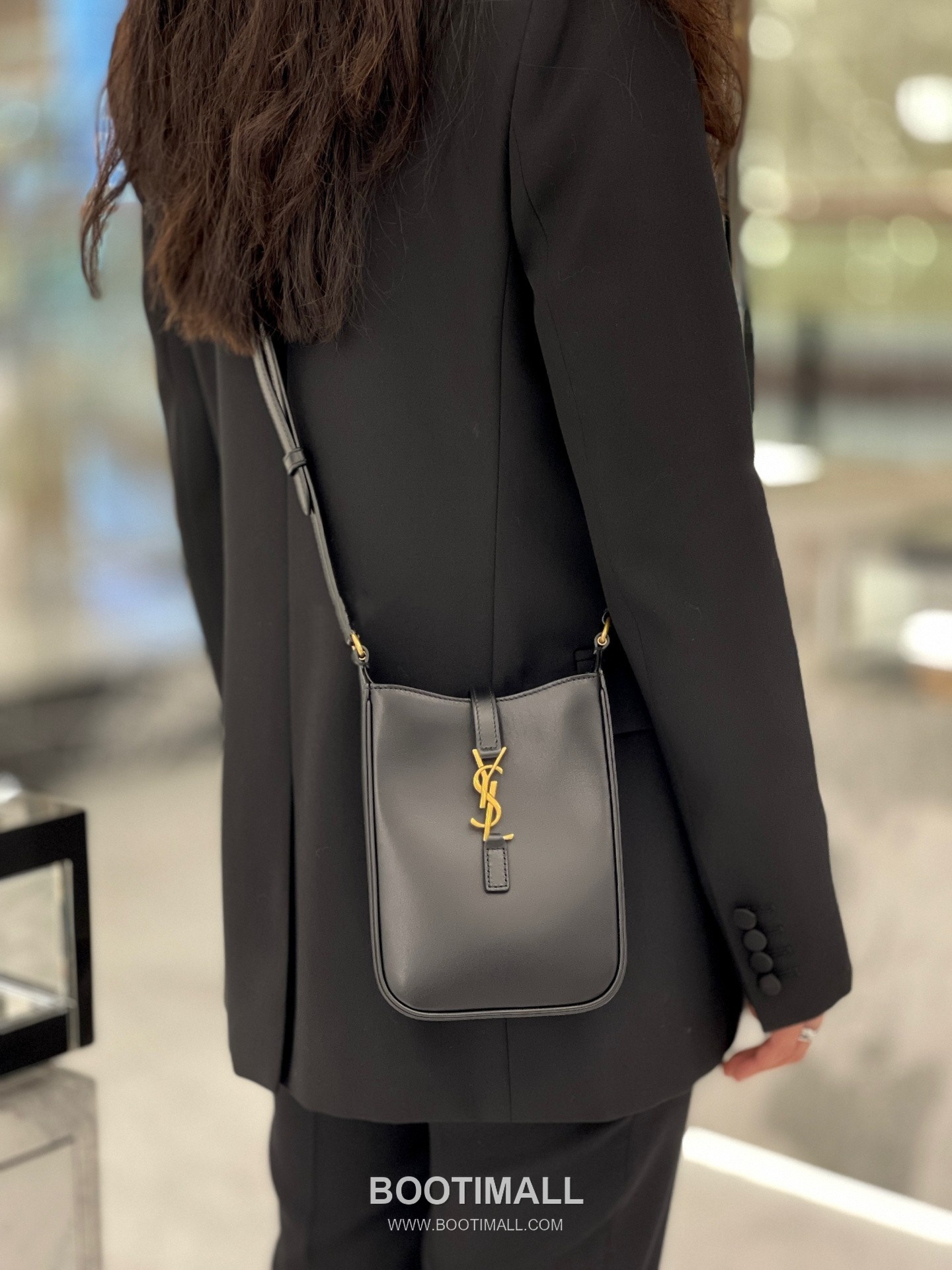 Saint Laurent Mini Hobo Phone Crossbody Bag 생로랑 미니 호보 폰 크로스백 20cm 1