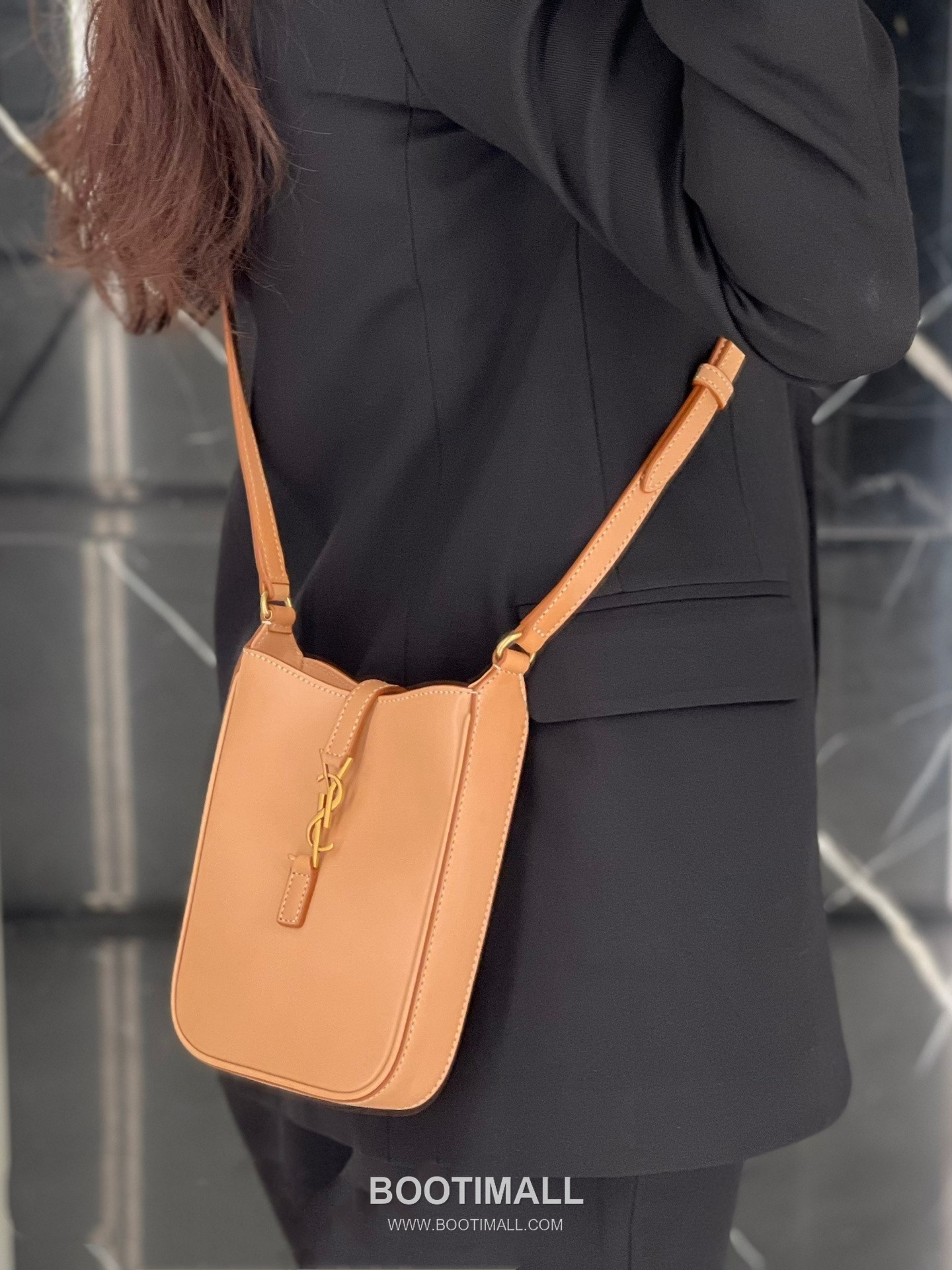 Saint Laurent Mini Hobo Phone Crossbody Bag 생로랑 미니 호보 폰 크로스백 20cm 5