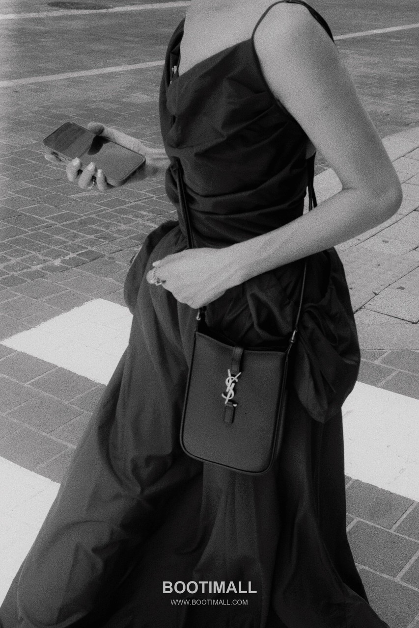 Saint Laurent Mini Hobo Phone Crossbody Bag 생로랑 미니 호보 폰 크로스백 20cm 7