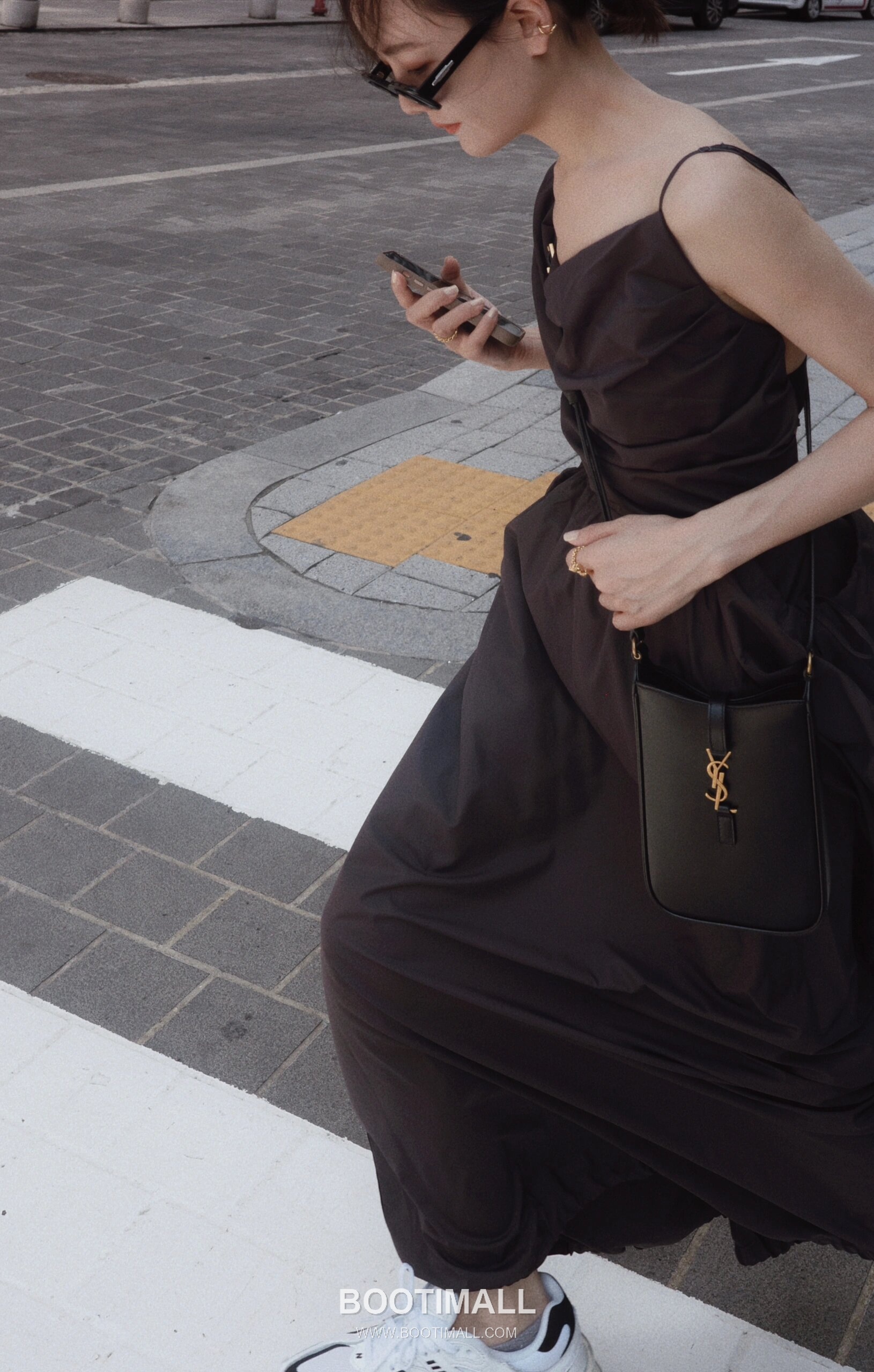 Saint Laurent Mini Hobo Phone Crossbody Bag 생로랑 미니 호보 폰 크로스백 20cm 8