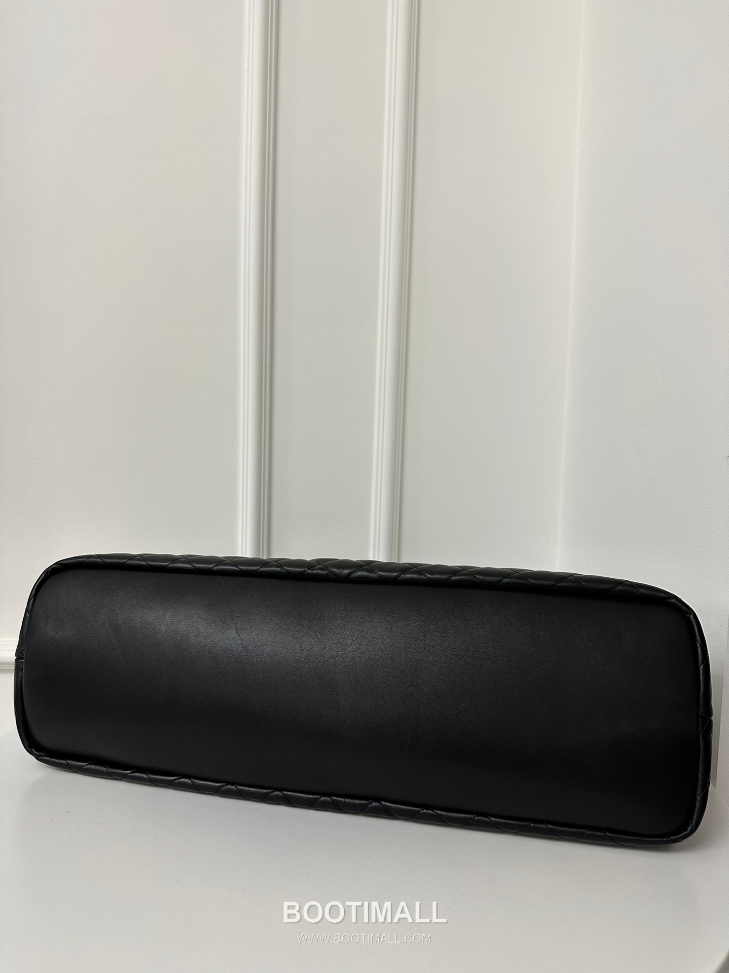 Saint Laurent ES Giant Quilted Leather Travel Bag 73600916801480 생로랑 ES 자이언트 퀼팅 레더 트래블백 56cm 18