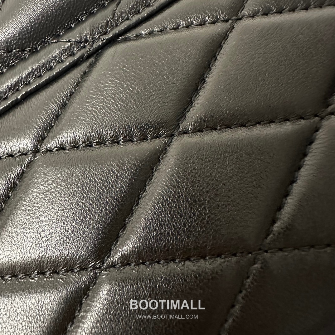 Saint Laurent June Box Croc Embossed Quilted Lambskin Top Handle Bag 7100801680780 생로랑 준 박스 크로크 엠보스 퀼팅 램스킨 탑핸들백 19cm 13