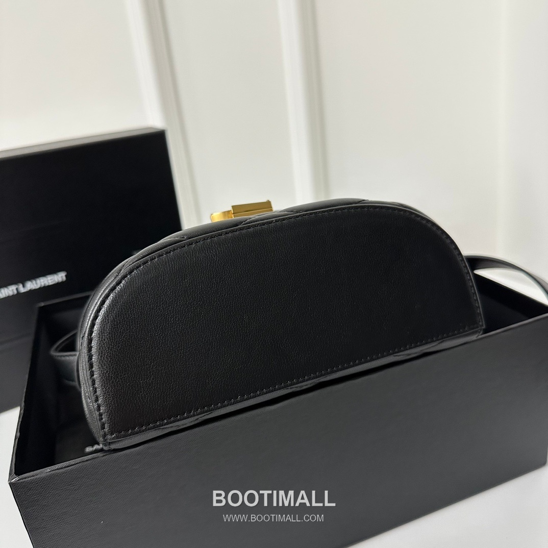 Saint Laurent June Box Croc Embossed Quilted Lambskin Top Handle Bag 7100801680780 생로랑 준 박스 크로크 엠보스 퀼팅 램스킨 탑핸들백 19cm 18