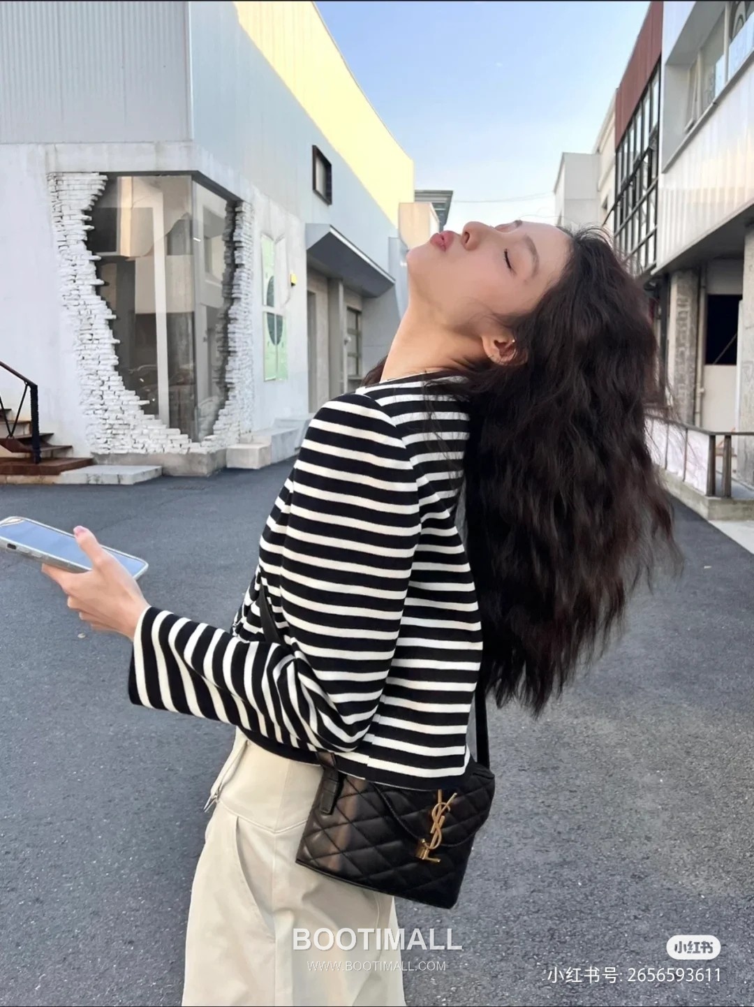 Saint Laurent June Box Croc Embossed Quilted Lambskin Top Handle Bag 7100801680780 생로랑 준 박스 크로크 엠보스 퀼팅 램스킨 탑핸들백 19cm 21