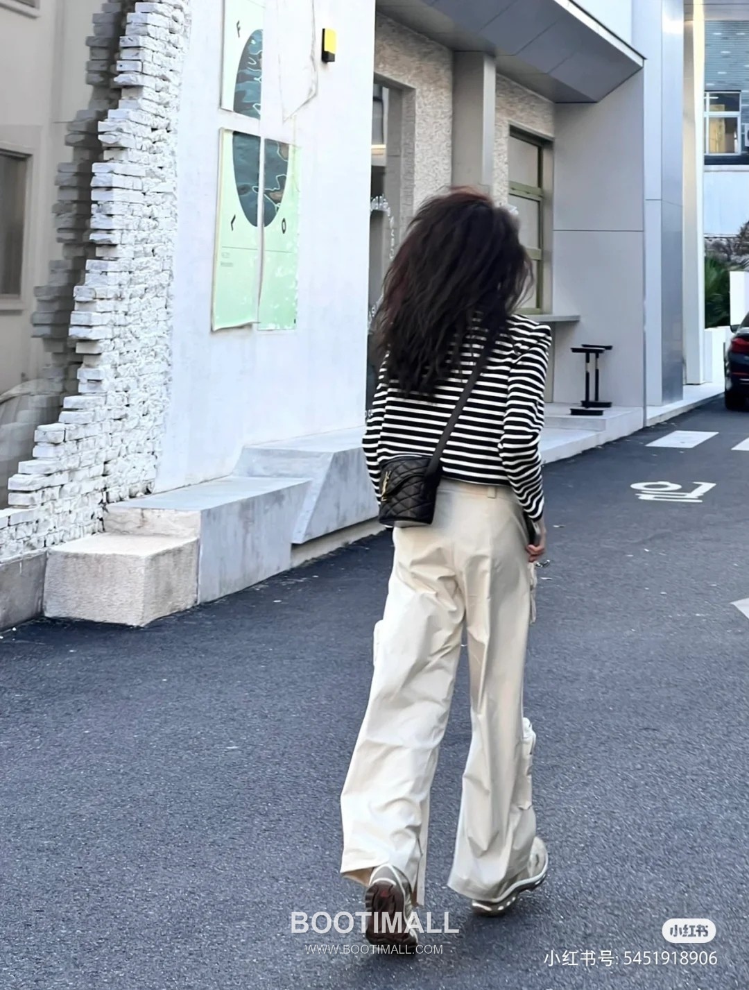 Saint Laurent June Box Croc Embossed Quilted Lambskin Top Handle Bag 7100801680780 생로랑 준 박스 크로크 엠보스 퀼팅 램스킨 탑핸들백 19cm 23