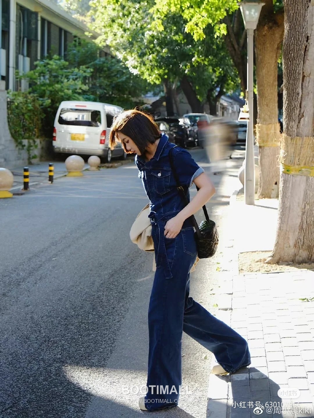 Saint Laurent June Box Croc Embossed Quilted Lambskin Top Handle Bag 7100801680780 생로랑 준 박스 크로크 엠보스 퀼팅 램스킨 탑핸들백 19cm 28