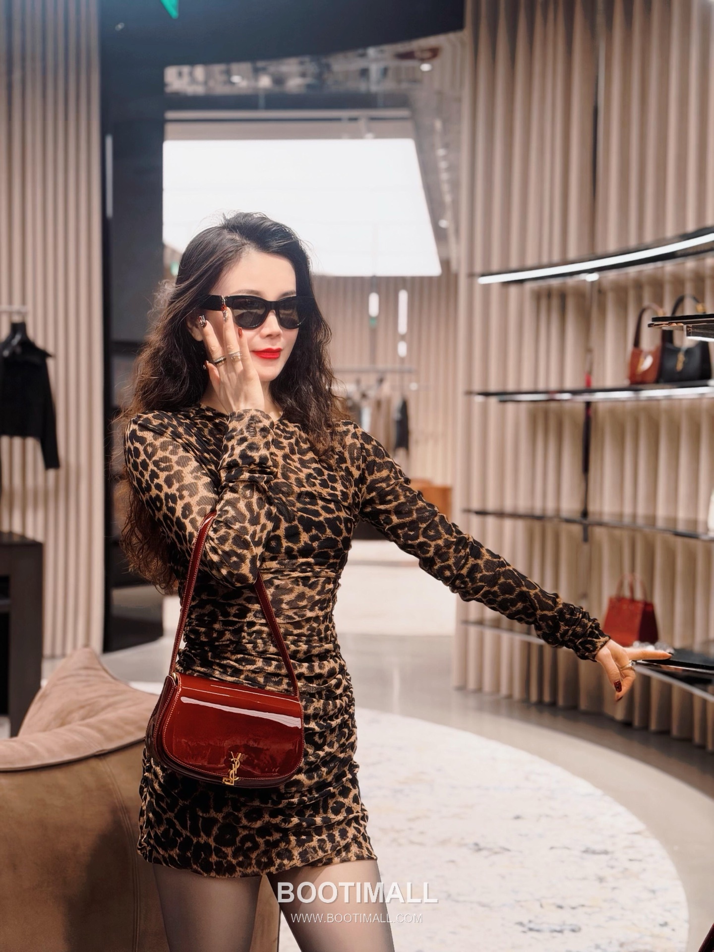 Saint Laurent Voltaire Box Leather Flap Shoulder Bag 7796421680780 생로랑 볼테르 박스 레더 플랩 숄더백 17.5cm 1