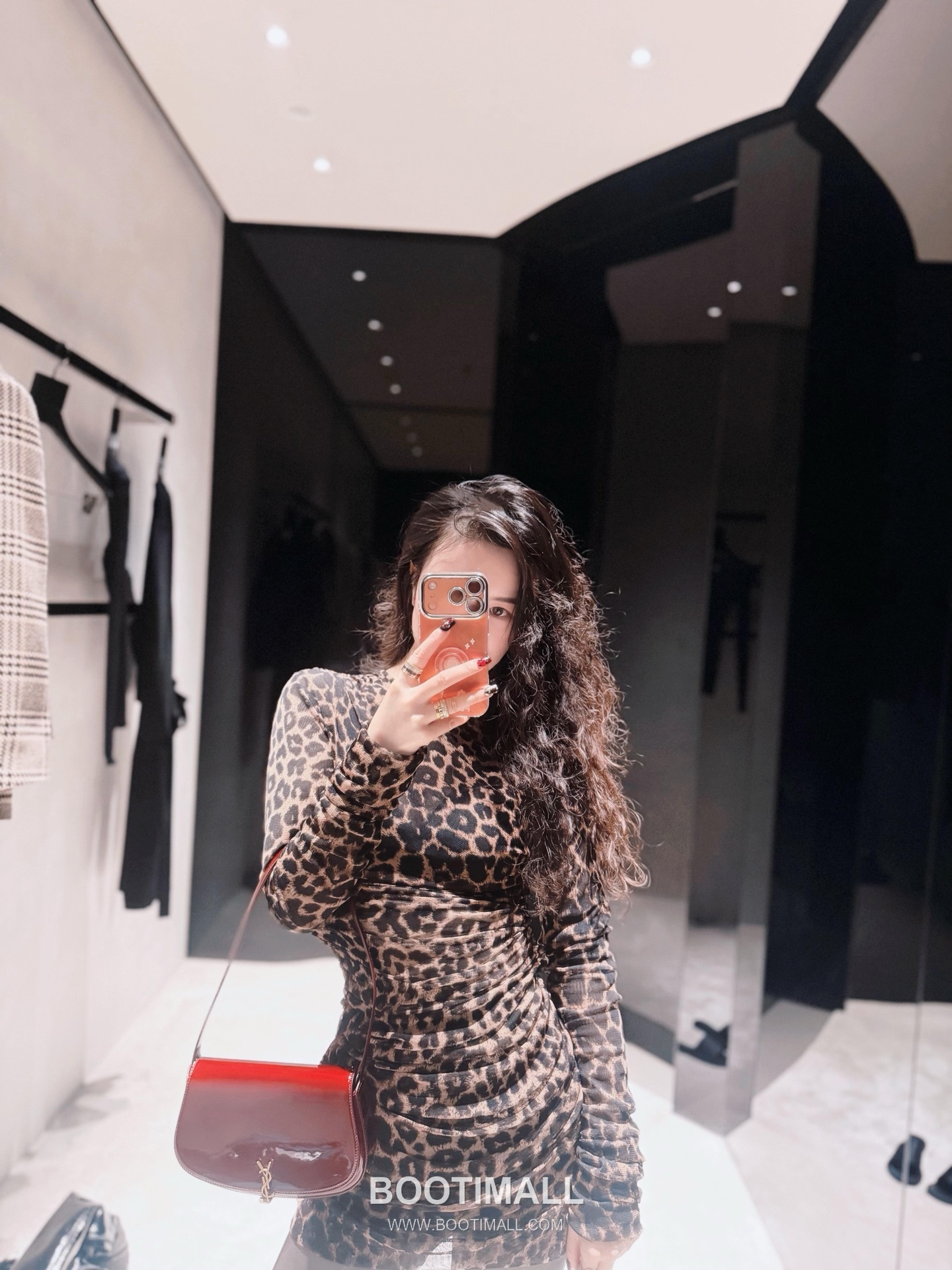 Saint Laurent Voltaire Box Leather Flap Shoulder Bag 7796421680780 생로랑 볼테르 박스 레더 플랩 숄더백 17.5cm 4