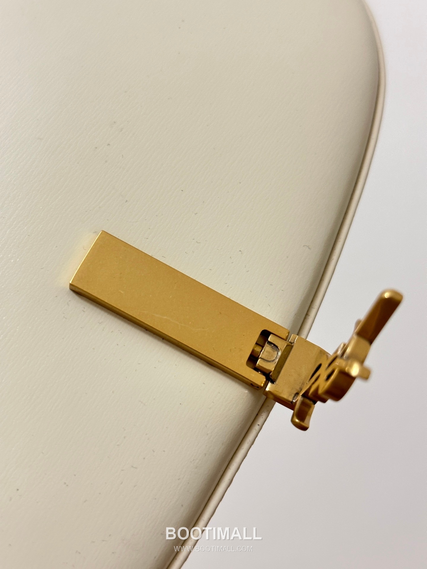 Saint Laurent Voltaire Box Leather Flap Shoulder Bag 7796421680780 생로랑 볼테르 박스 레더 플랩 숄더백 17.5cm 4