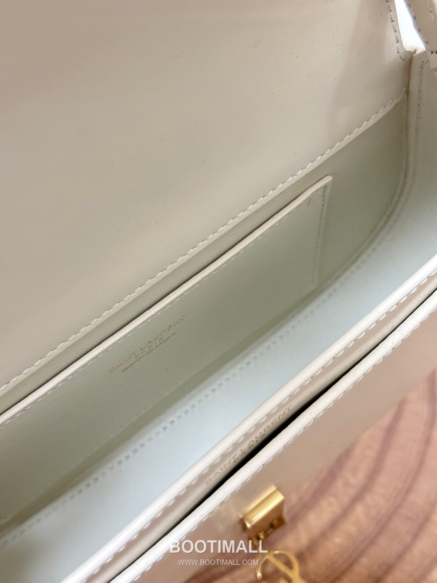 Saint Laurent Voltaire Box Leather Flap Shoulder Bag 7796421680780 생로랑 볼테르 박스 레더 플랩 숄더백 17.5cm 7