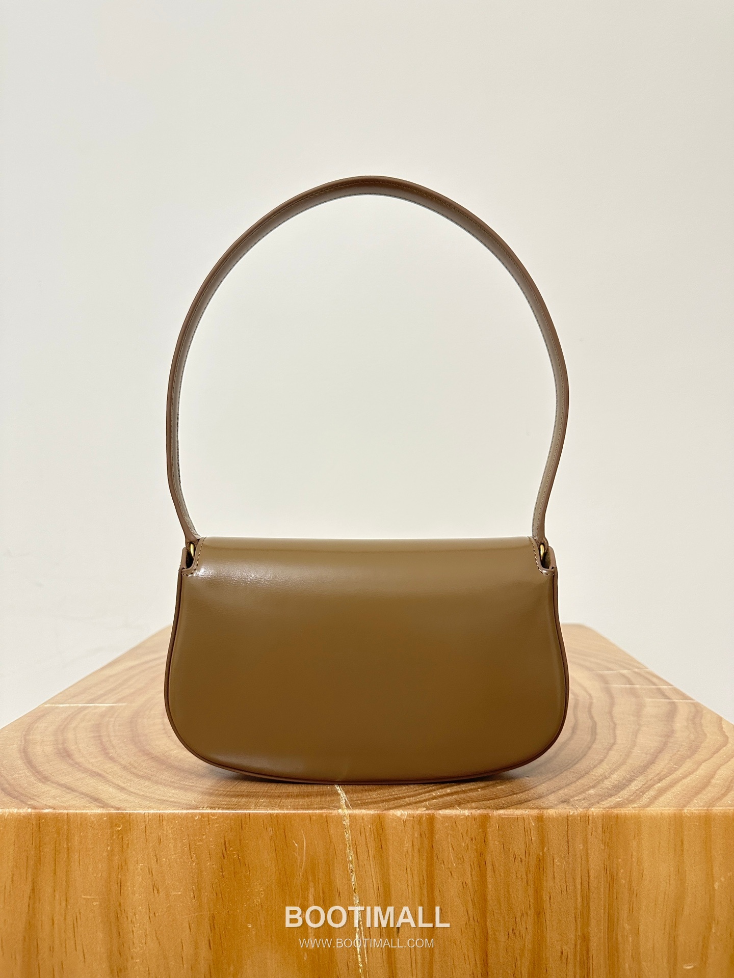 Saint Laurent Voltaire Box Leather Flap Shoulder Bag 7796421680780 생로랑 볼테르 박스 레더 플랩 숄더백 17.5cm 15