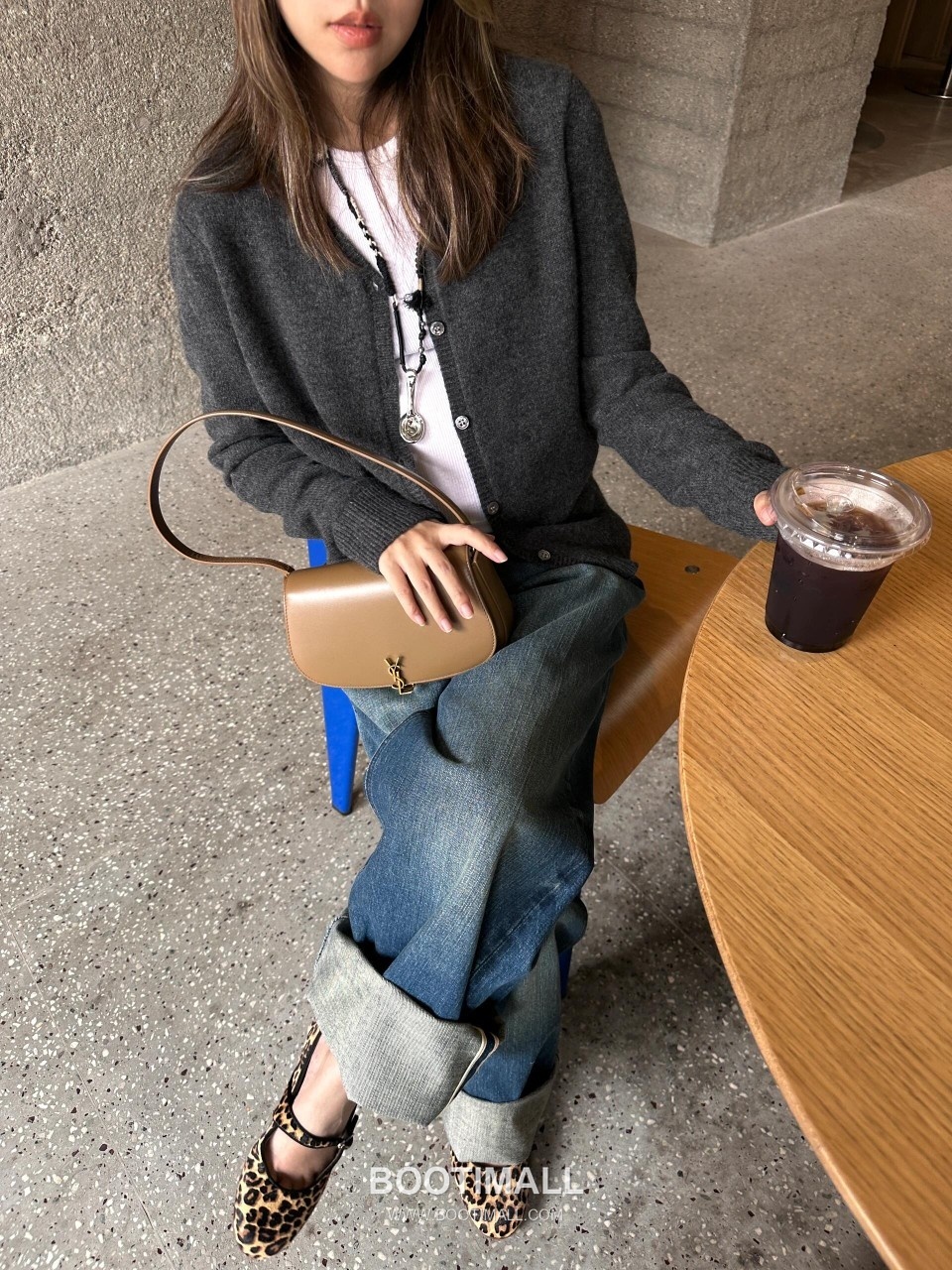 Saint Laurent Voltaire Box Leather Flap Shoulder Bag 7796421680780 생로랑 볼테르 박스 레더 플랩 숄더백 17.5cm 17