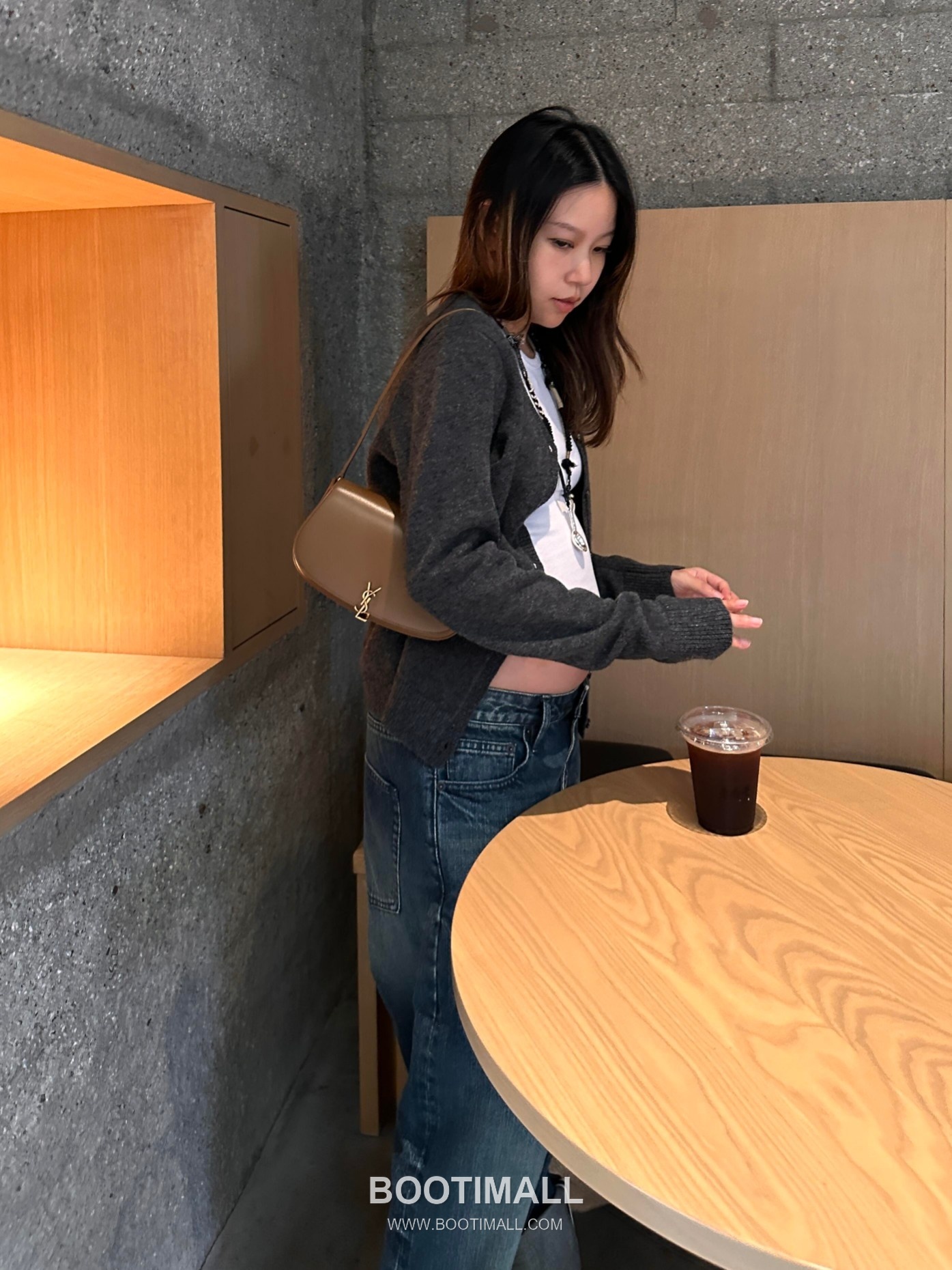 Saint Laurent Voltaire Box Leather Flap Shoulder Bag 7796421680780 생로랑 볼테르 박스 레더 플랩 숄더백 17.5cm 19