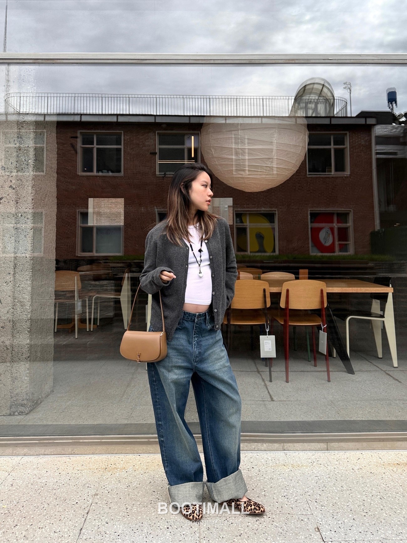 Saint Laurent Voltaire Box Leather Flap Shoulder Bag 7796421680780 생로랑 볼테르 박스 레더 플랩 숄더백 17.5cm 20