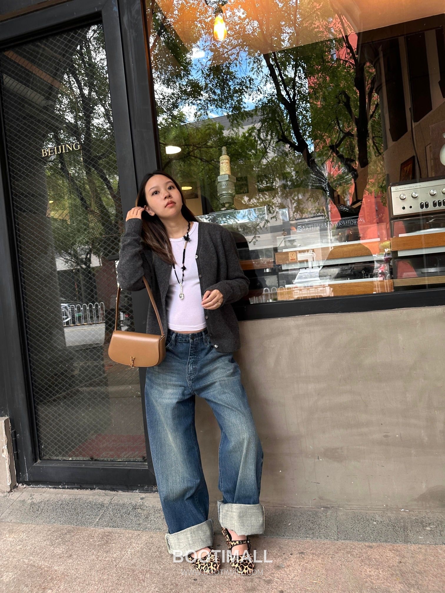 Saint Laurent Voltaire Box Leather Flap Shoulder Bag 7796421680780 생로랑 볼테르 박스 레더 플랩 숄더백 17.5cm 22