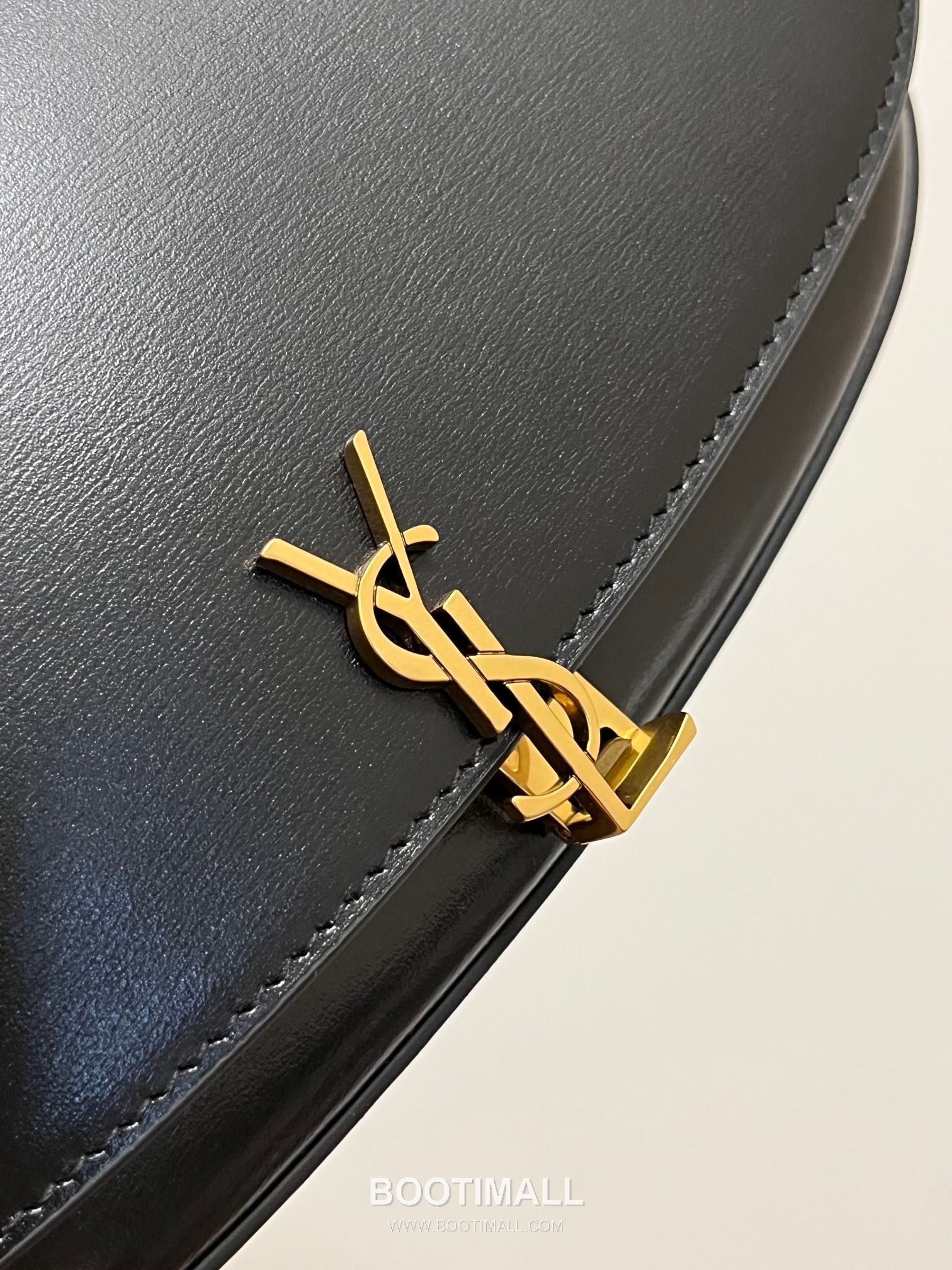 Saint Laurent Voltaire Box Leather Flap Shoulder Bag 7796421680780 생로랑 볼테르 박스 레더 플랩 숄더백 17.5cm 7