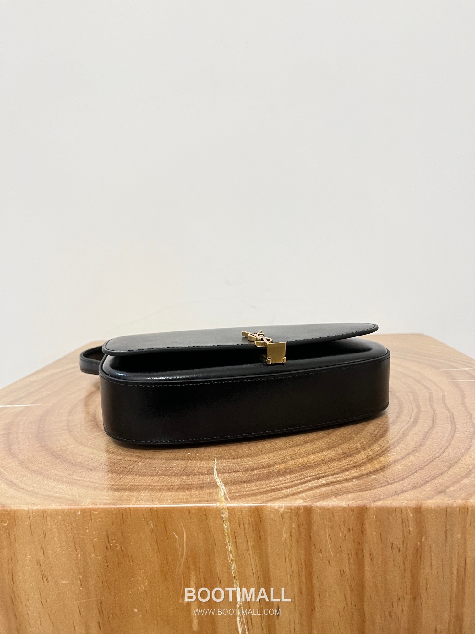 Saint Laurent Voltaire Box Leather Flap Shoulder Bag 7796421680780 생로랑 볼테르 박스 레더 플랩 숄더백 17.5cm 12