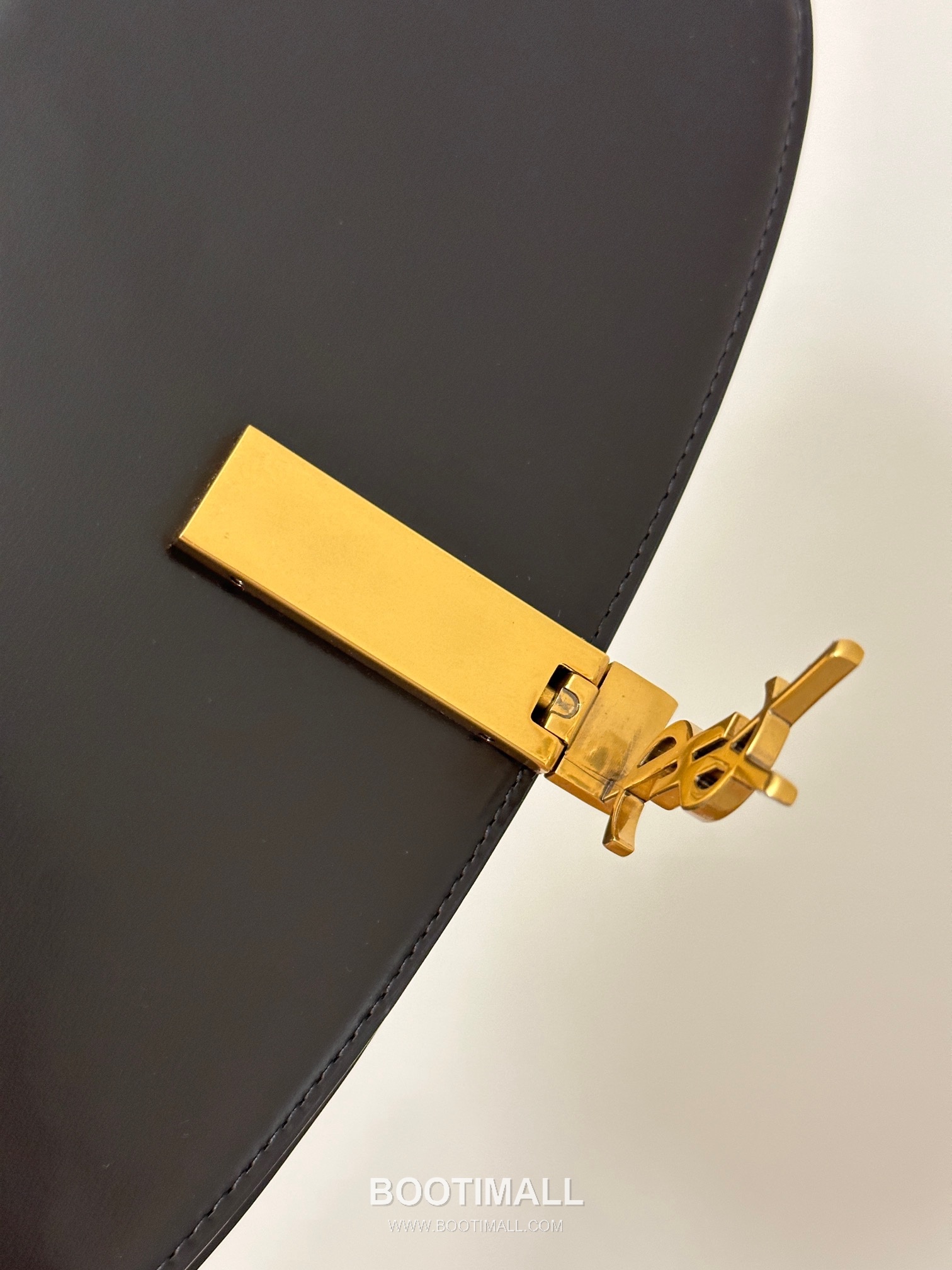 Saint Laurent Voltaire Box Leather Top Handle Shoulder Bag 7876711680880 생로랑 볼테르 박스 레더 탑핸들 숄더백 24cm 10