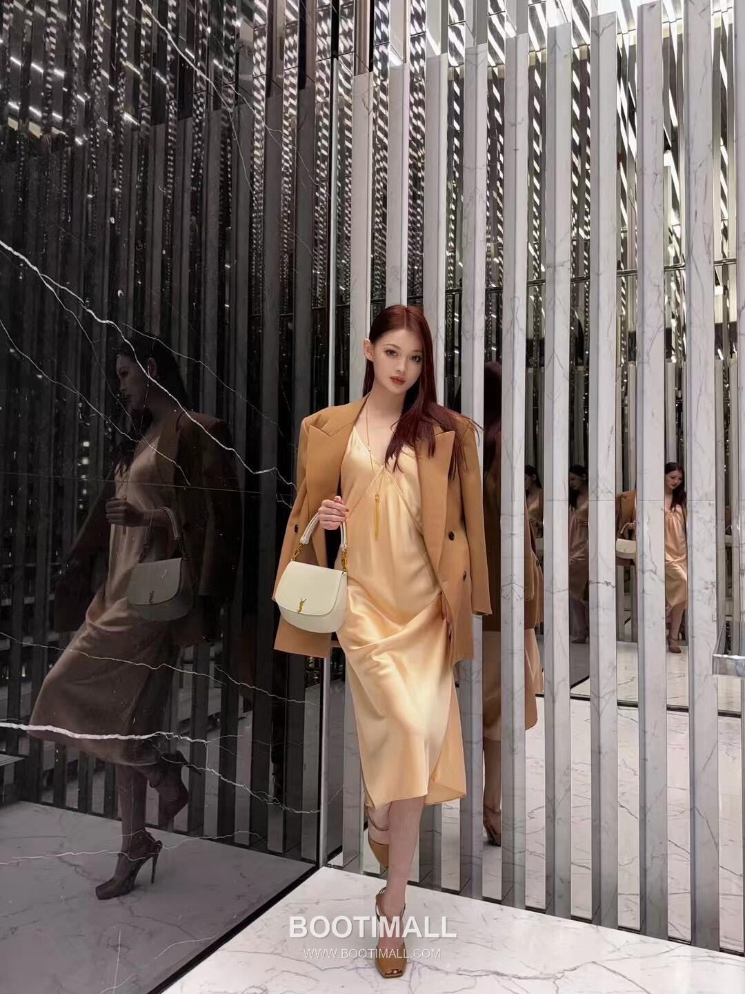 Saint Laurent Voltaire Box Leather Top Handle Shoulder Bag 8008461680880 생로랑 볼테르 박스 레더 탑핸들 숄더백 21cm 5