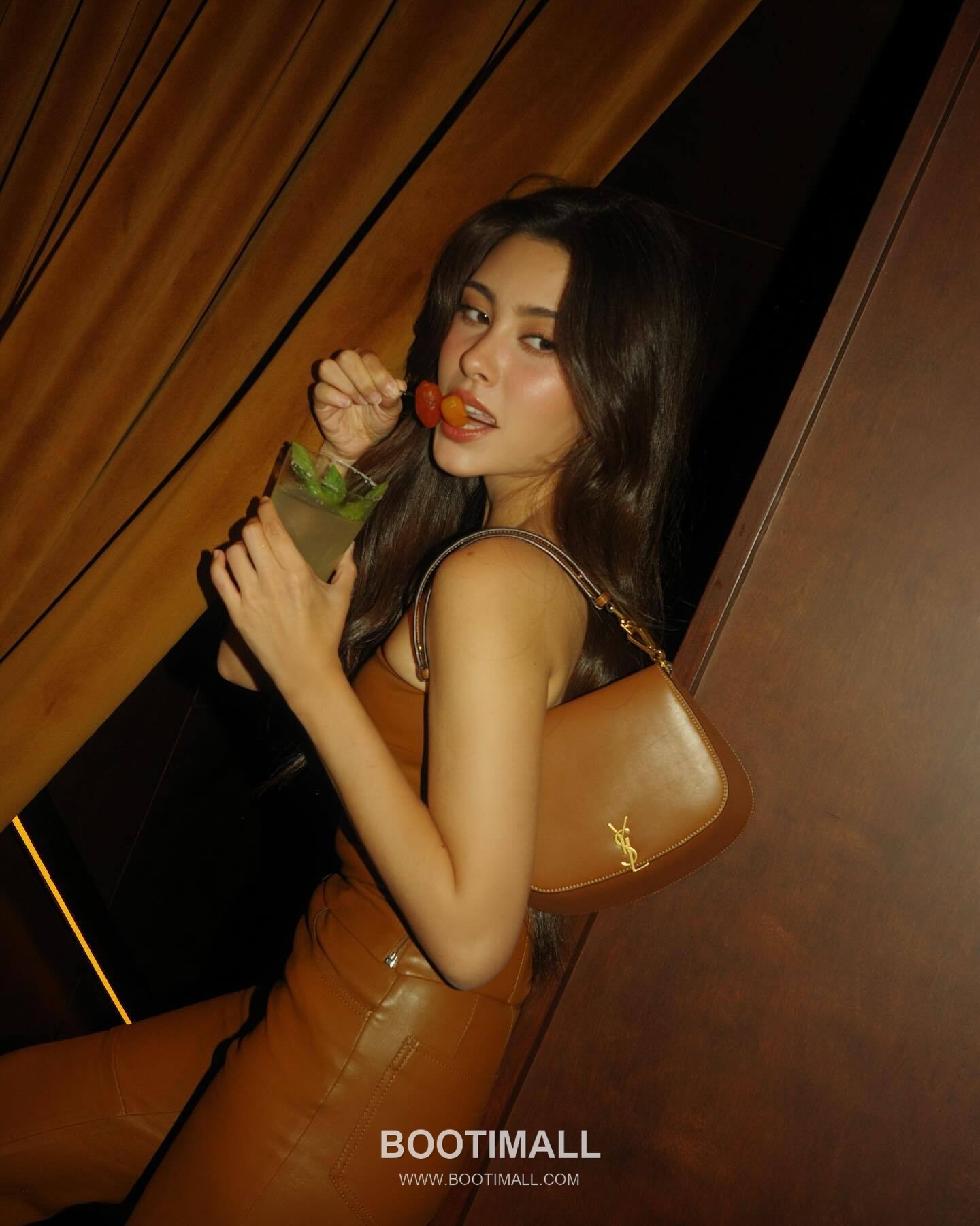 Saint Laurent Voltaire Box Leather Top Handle Shoulder Bag 8008461680880 생로랑 볼테르 박스 레더 탑핸들 숄더백 21cm 3