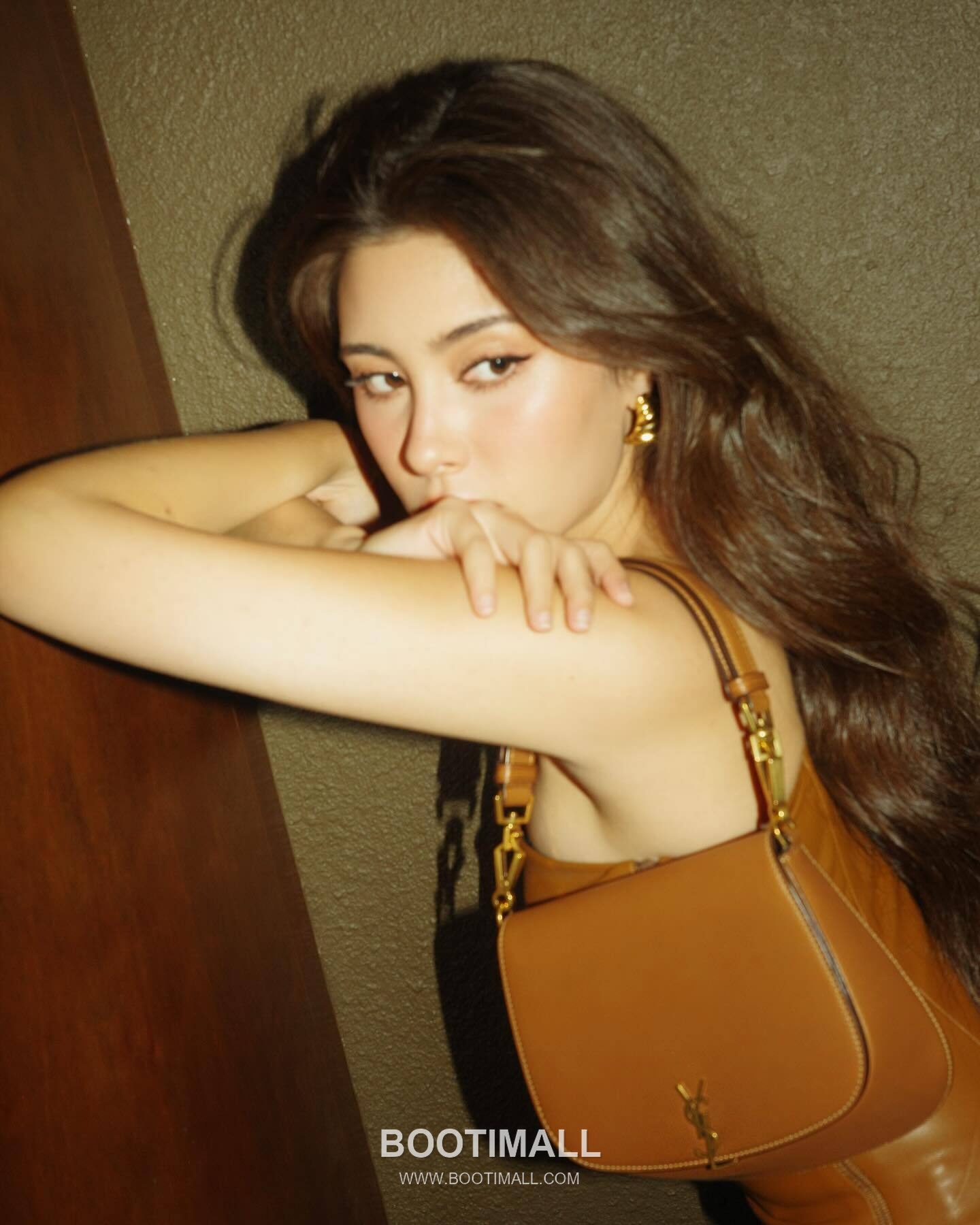 Saint Laurent Voltaire Box Leather Top Handle Shoulder Bag 8008461680880 생로랑 볼테르 박스 레더 탑핸들 숄더백 21cm 5