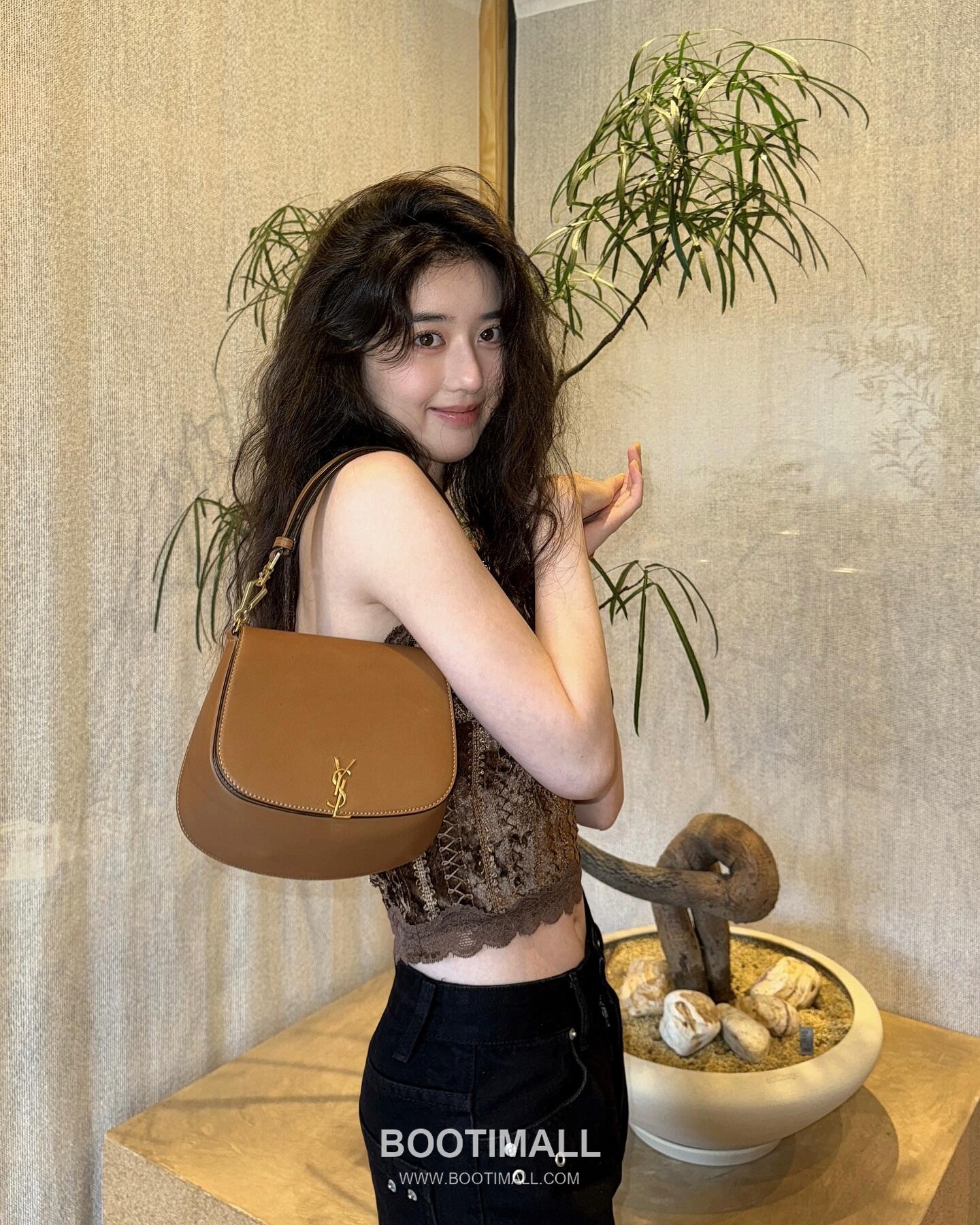 Saint Laurent Voltaire Box Leather Top Handle Shoulder Bag 8008461680880 생로랑 볼테르 박스 레더 탑핸들 숄더백 21cm 16