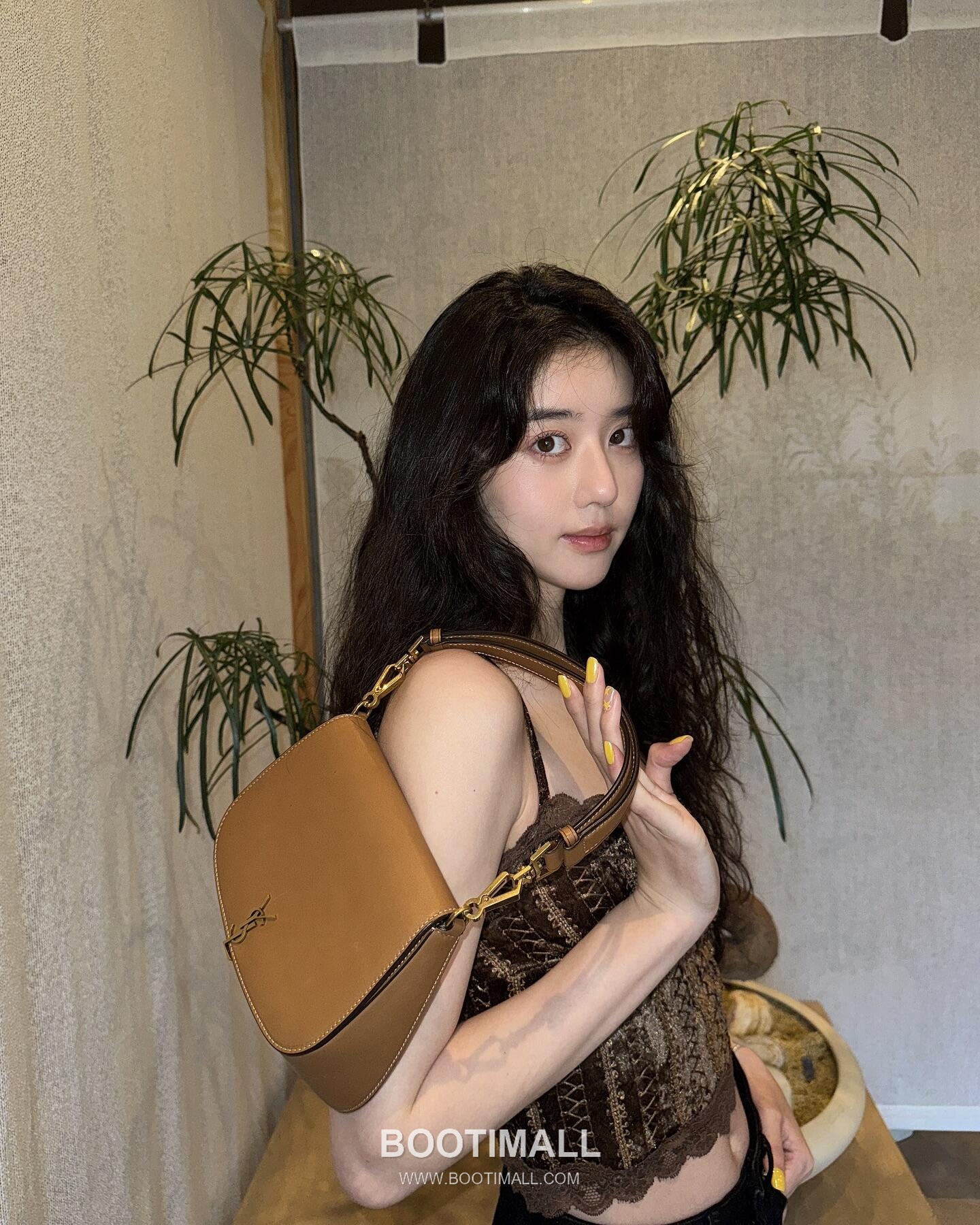 Saint Laurent Voltaire Box Leather Top Handle Shoulder Bag 8008461680880 생로랑 볼테르 박스 레더 탑핸들 숄더백 21cm 21