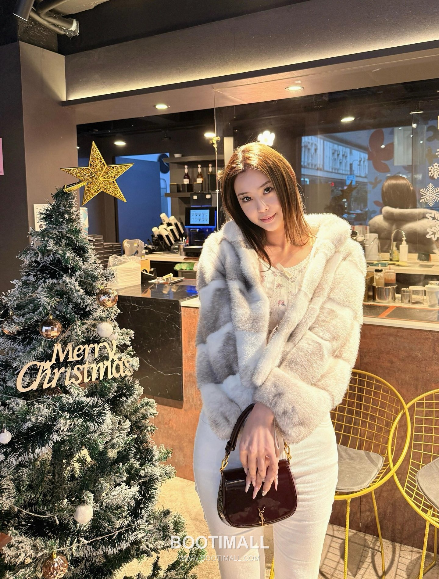 Saint Laurent Voltaire Box Leather Top Handle Shoulder Bag 8008461680880 생로랑 볼테르 박스 레더 탑핸들 숄더백 21cm 4