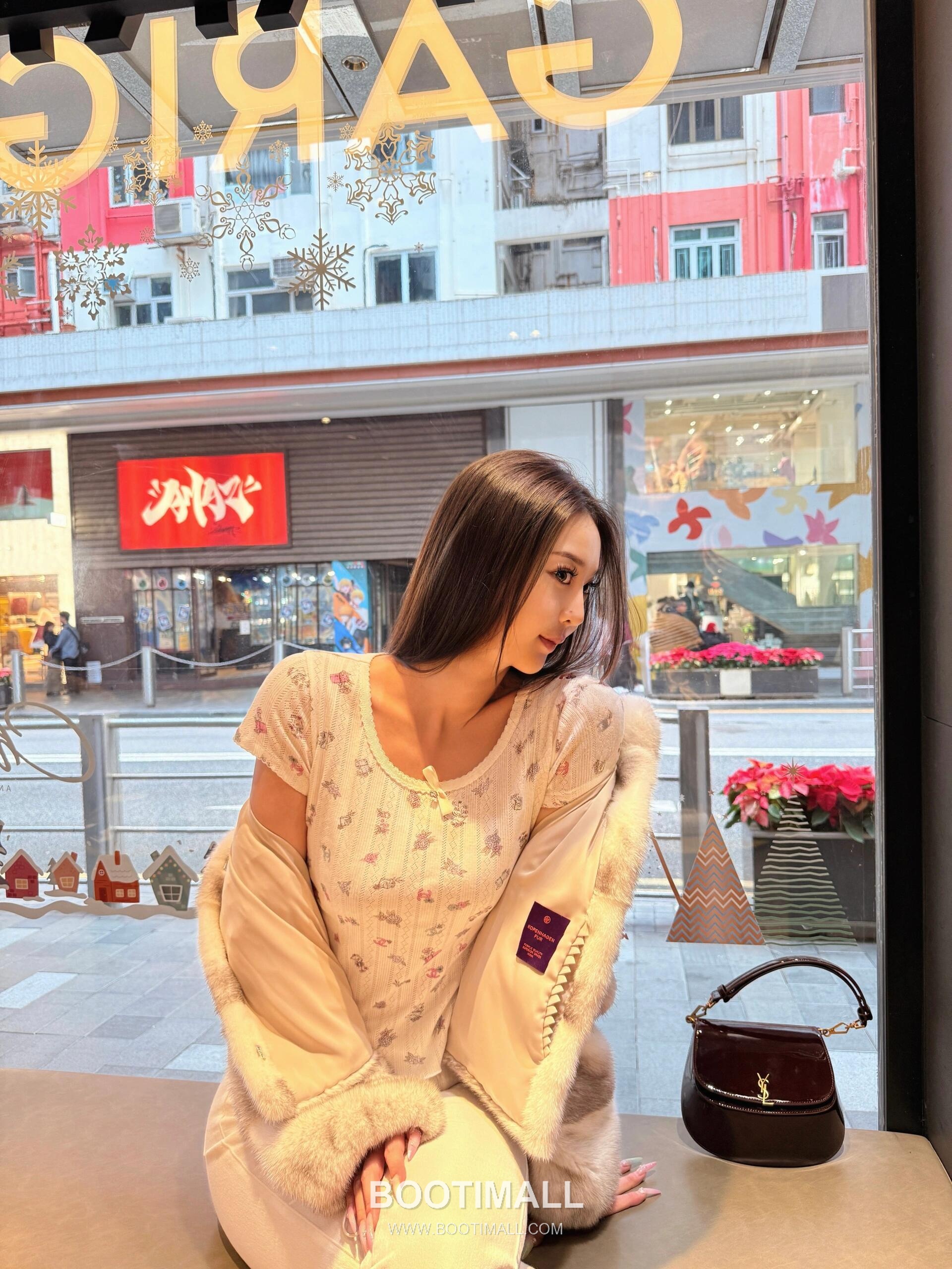 Saint Laurent Voltaire Box Leather Top Handle Shoulder Bag 8008461680880 생로랑 볼테르 박스 레더 탑핸들 숄더백 21cm 5