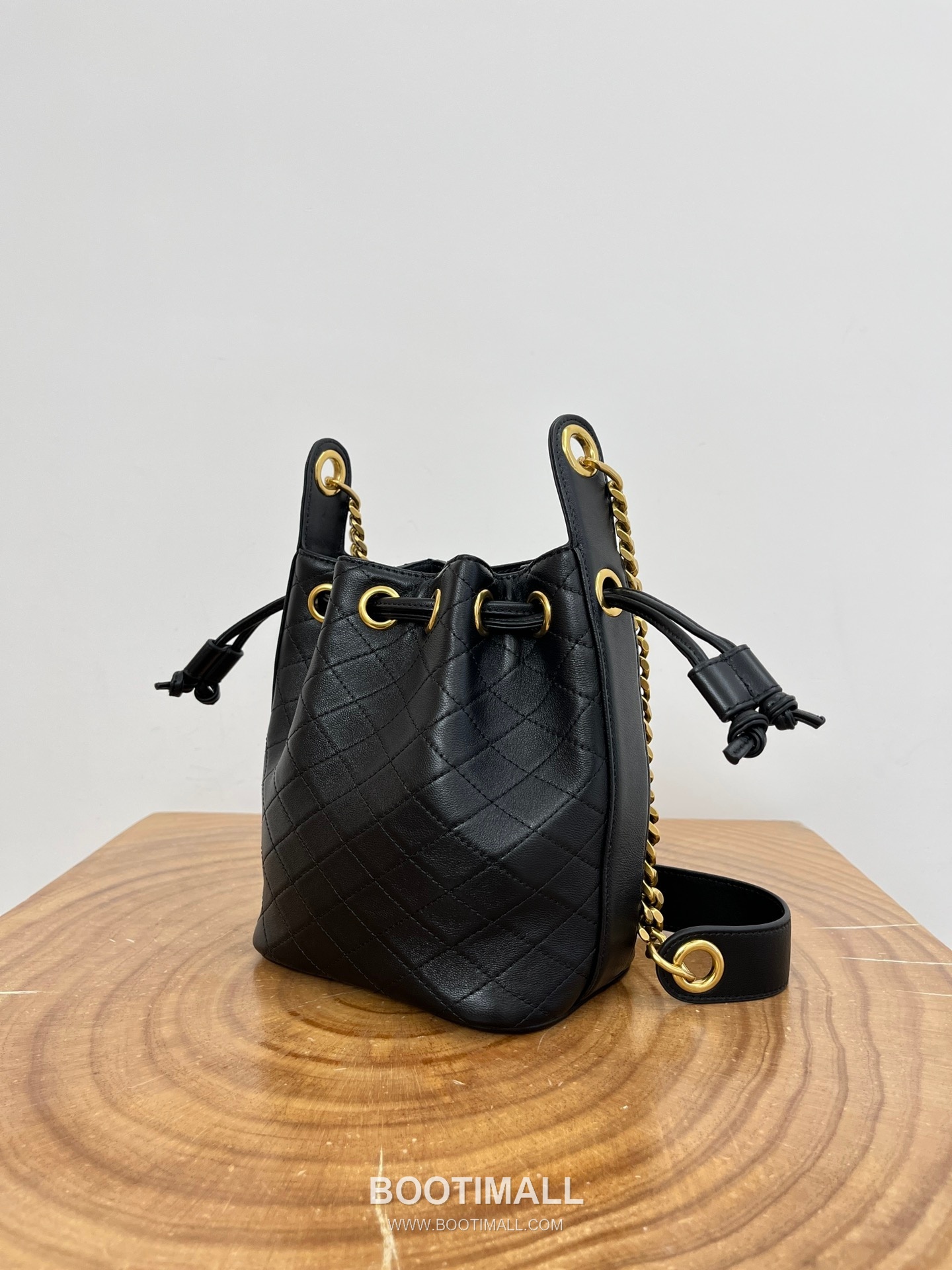 Saint Laurent Mini Quilted Lambskin Bucket Bag 840886168880 생로랑 미니 퀼팅 램스킨 버킷백 25cm 6
